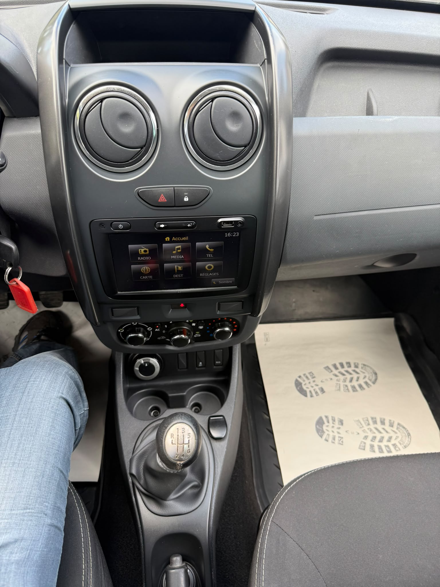 DACIA Duster 1.6 4x4-image-13