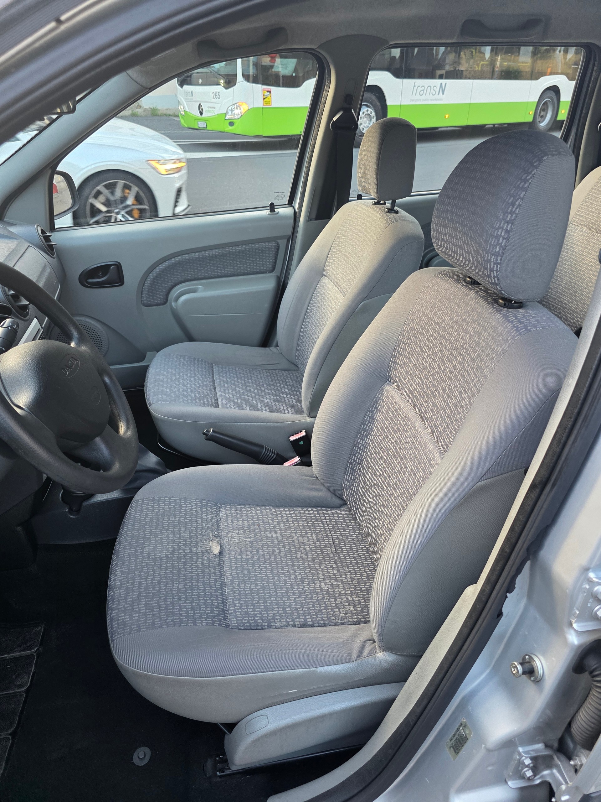 DACIA Logan 1.6 16V Lauréate-image-8