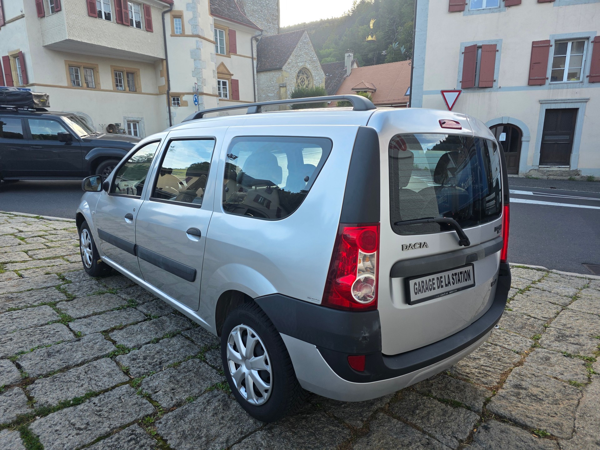 DACIA Logan 1.6 16V Lauréate-image-5