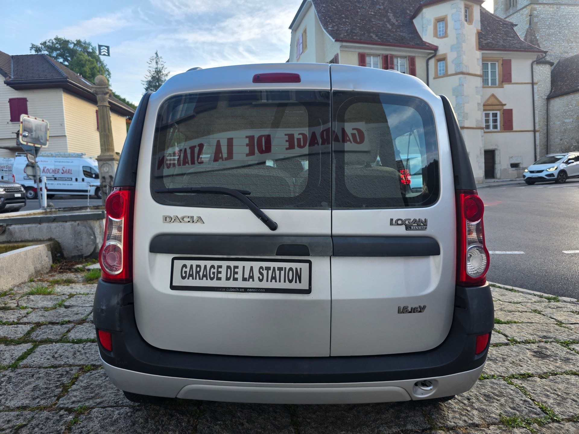 DACIA Logan 1.6 16V Lauréate-image-4