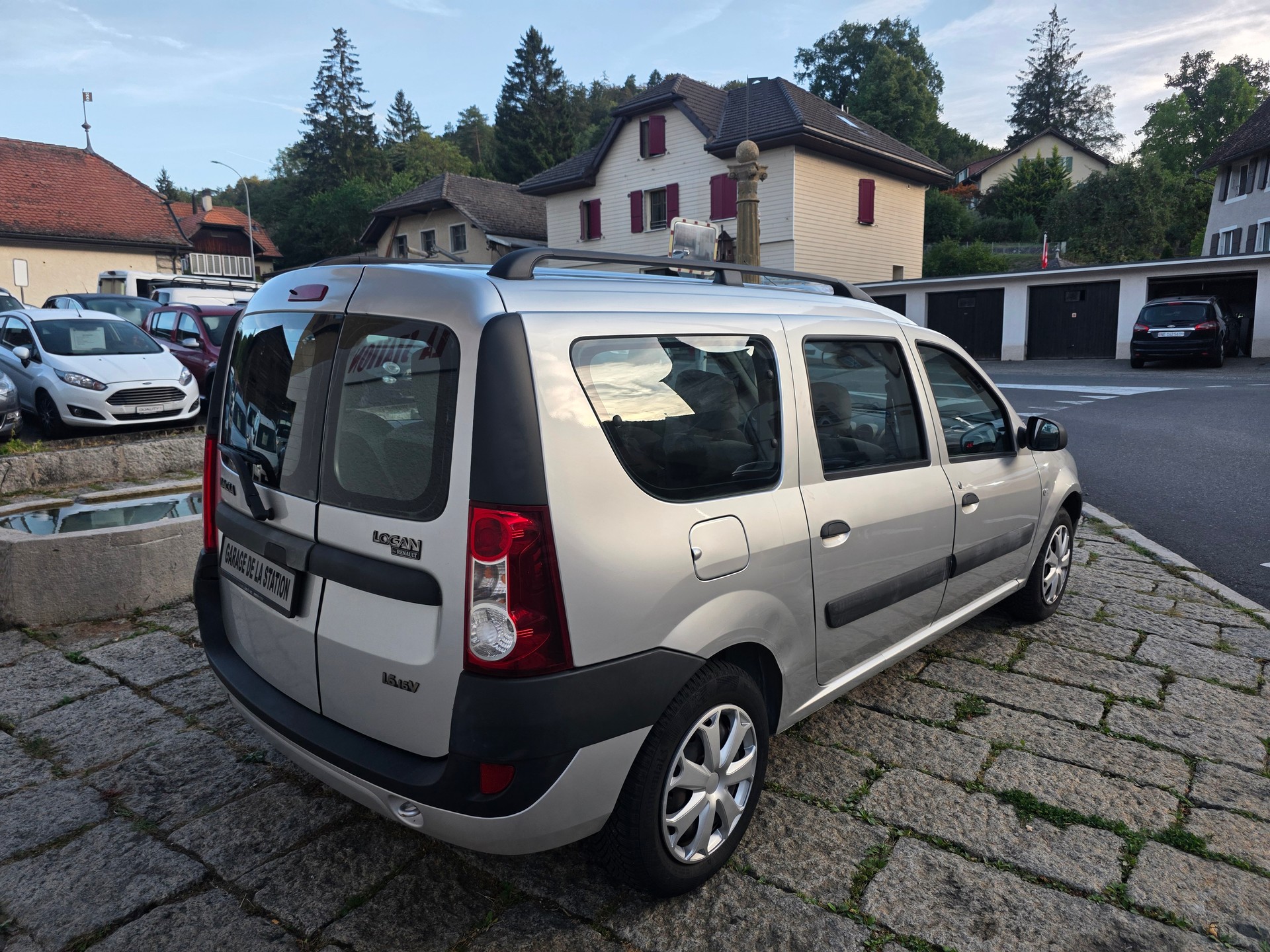DACIA Logan 1.6 16V Lauréate-image-3