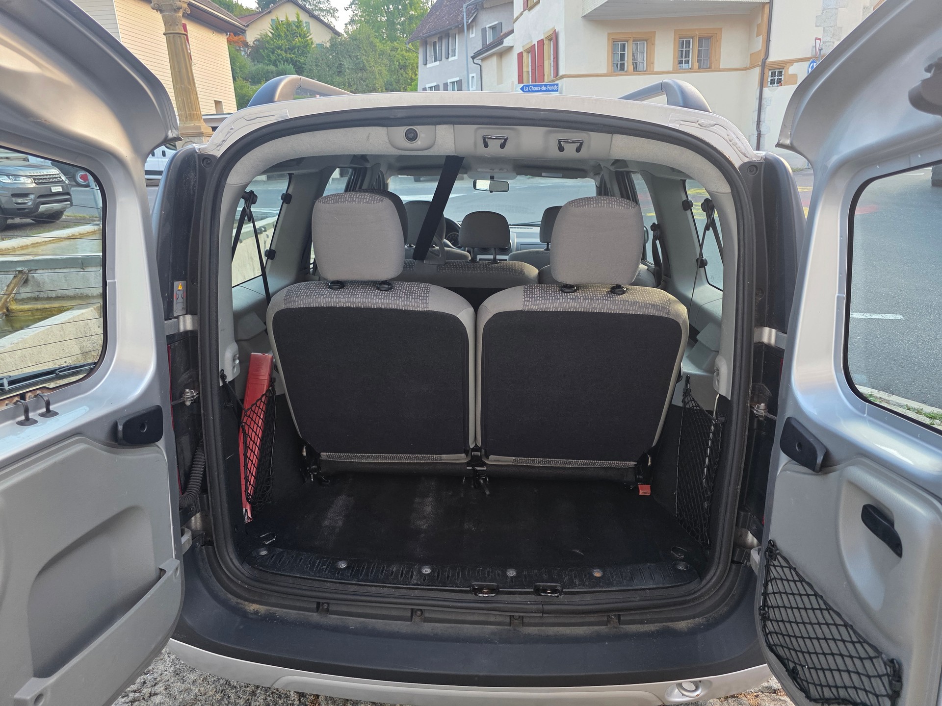 DACIA Logan 1.6 16V Lauréate-image-11