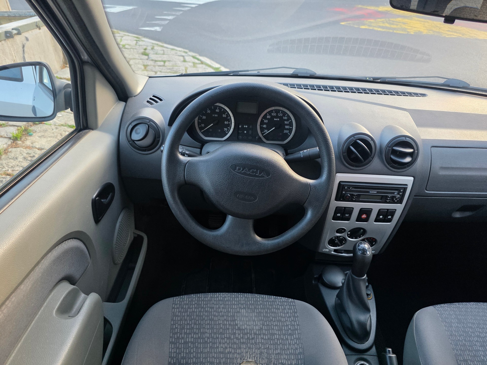 DACIA Logan 1.6 16V Lauréate-image-6