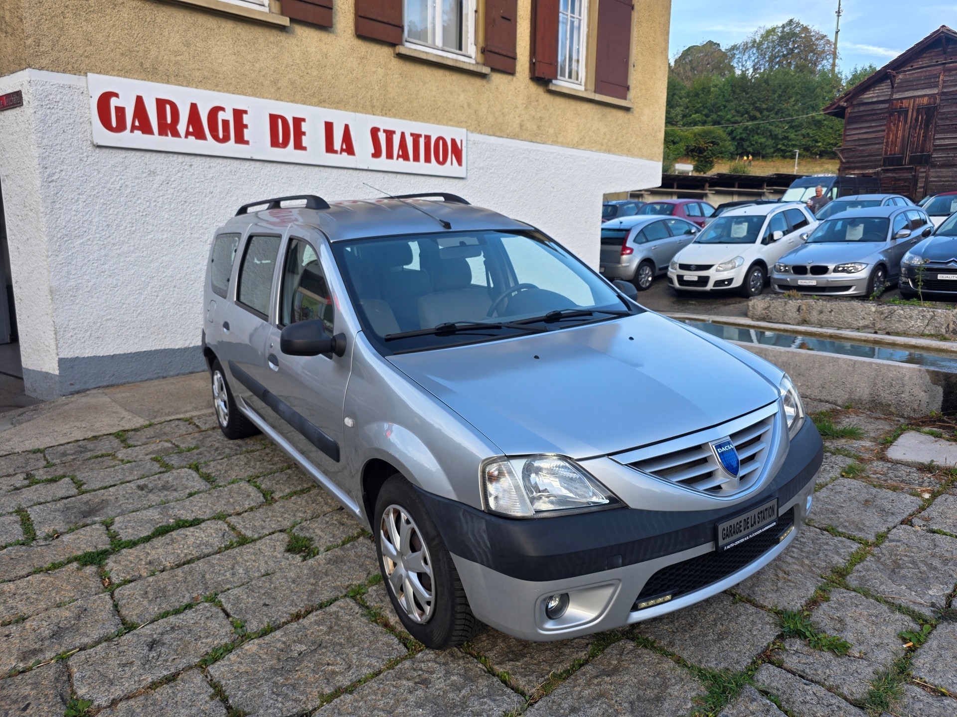 DACIA Logan 1.6 16V Lauréate-image-2