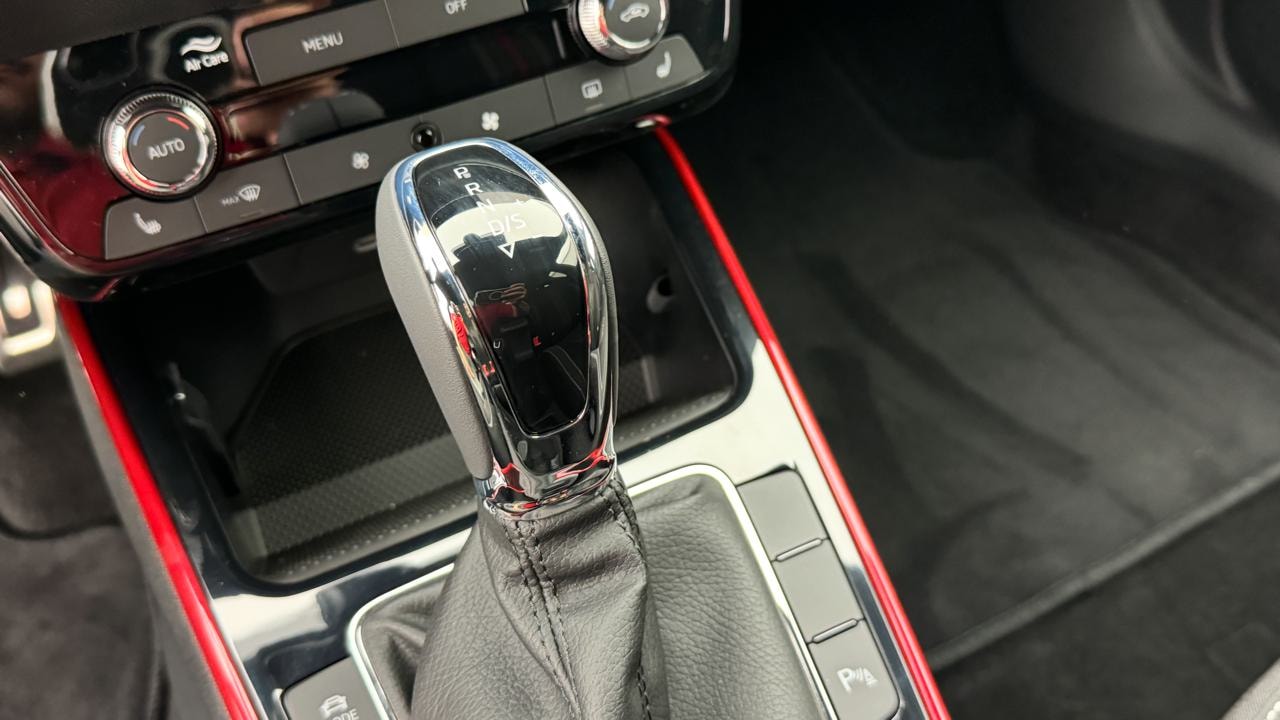 SKODA Fabia 1.0 TSI Monte Carlo DSG-image-10