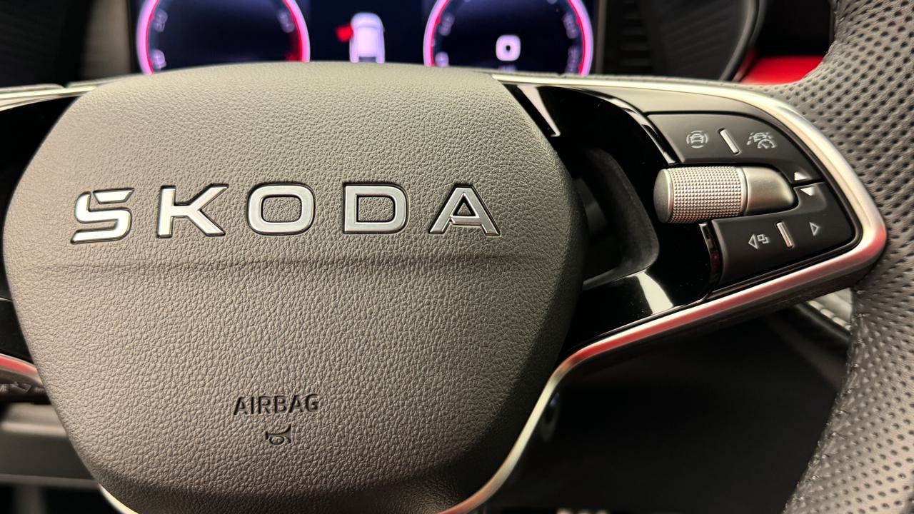SKODA Fabia 1.0 TSI Monte Carlo DSG-image-9