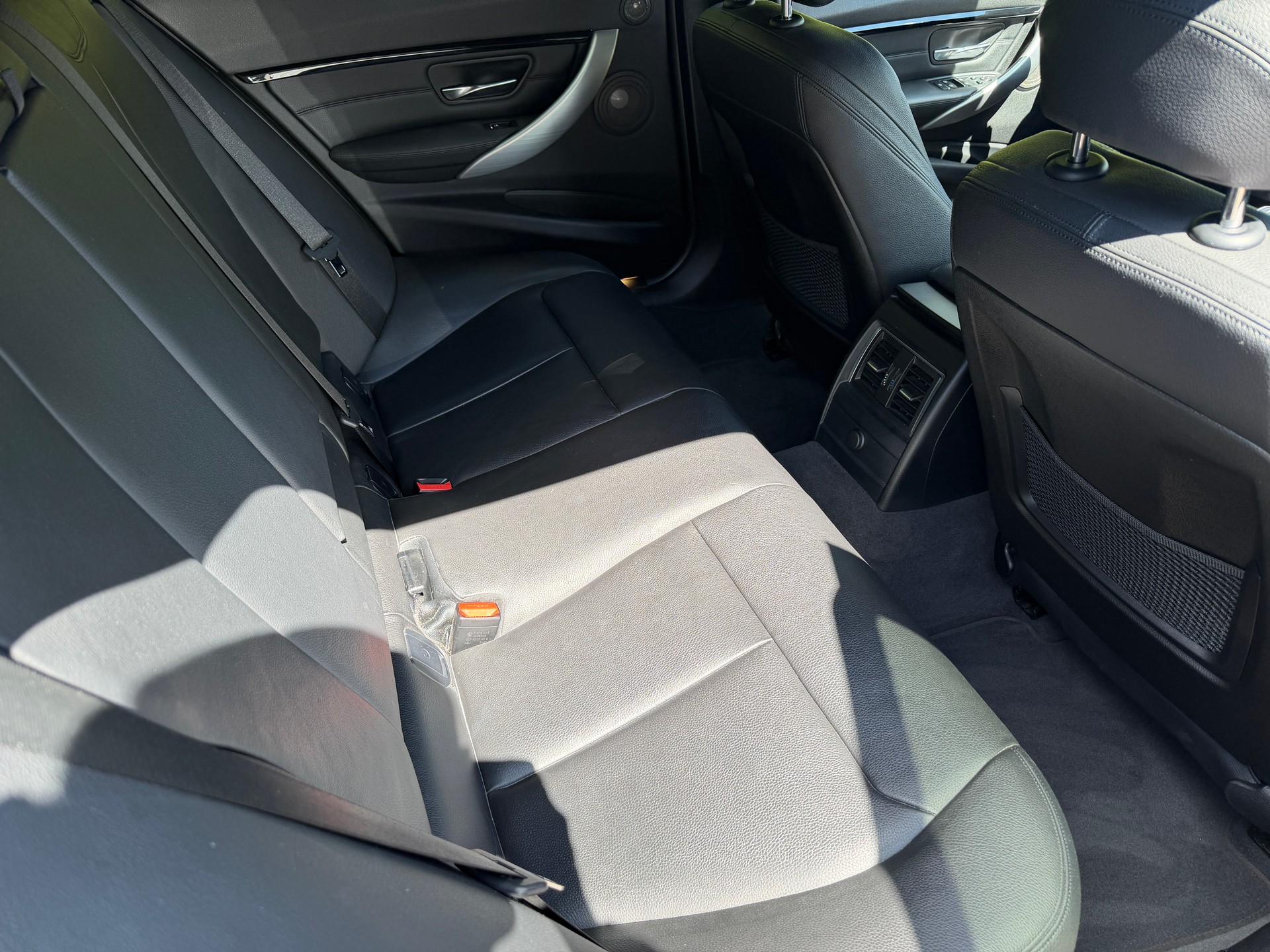 BMW 330i xDrive Touring M Sport Steptronic-image-11