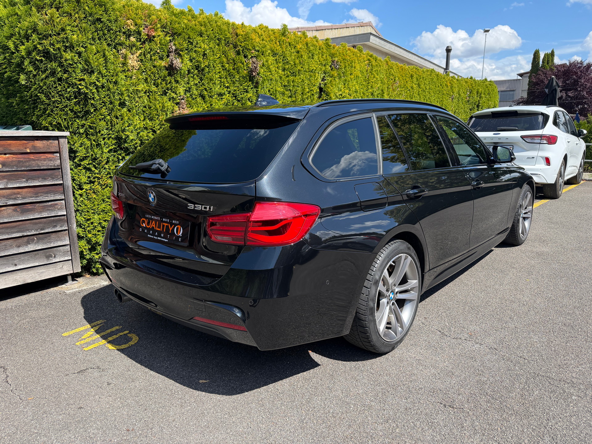 BMW 330i xDrive Touring M Sport Steptronic-image-4