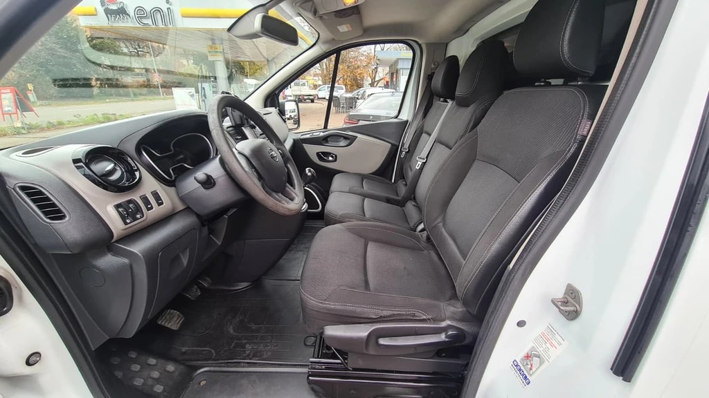 NISSAN NV300 dCi 125 2.9 L1H1 Comfort ** 3-Plätzer ** RF-Kamera ** Anh-Kupplung ** Werkstatt-Einrichtung **-image-11