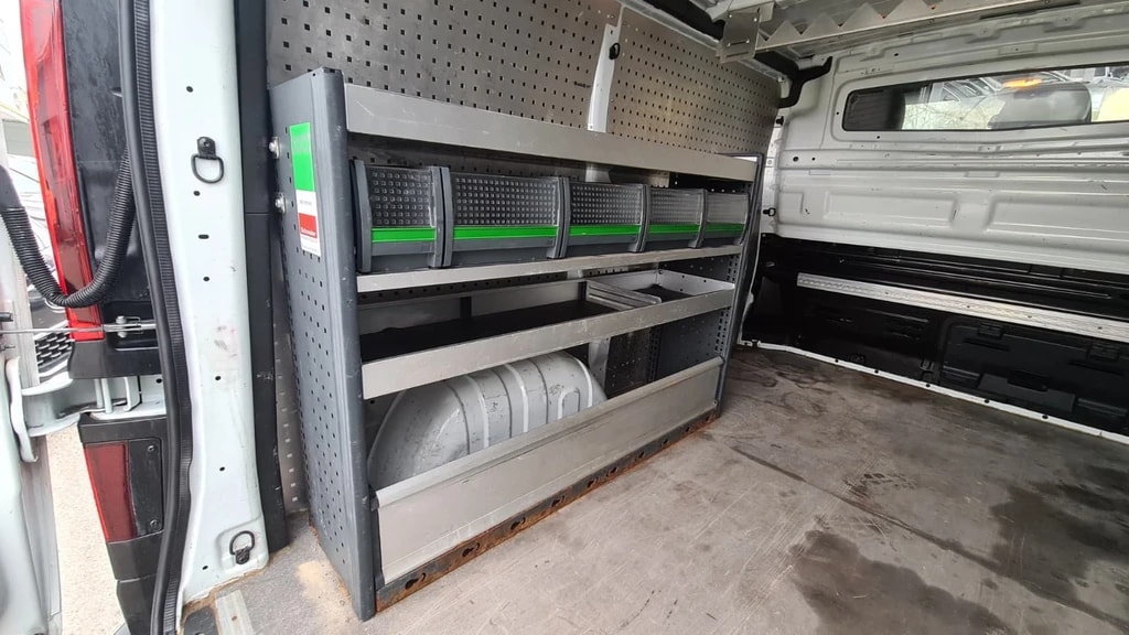 NISSAN NV300 dCi 125 2.9 L1H1 Comfort ** 3-Plätzer ** RF-Kamera ** Anh-Kupplung ** Werkstatt-Einrichtung **-image-8