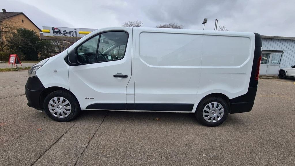 NISSAN NV300 dCi 125 2.9 L1H1 Comfort ** 3-Plätzer ** RF-Kamera ** Anh-Kupplung ** Werkstatt-Einrichtung **-image-3