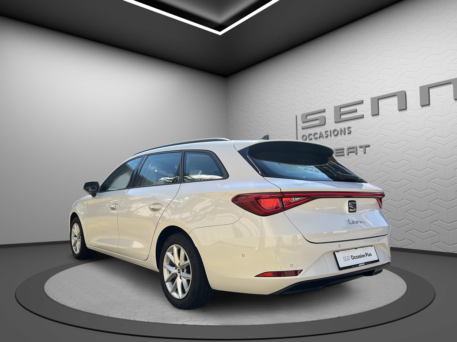 SEAT Leon ST 1.0 eTSI mHEV DSG Style-showroom-element-3
