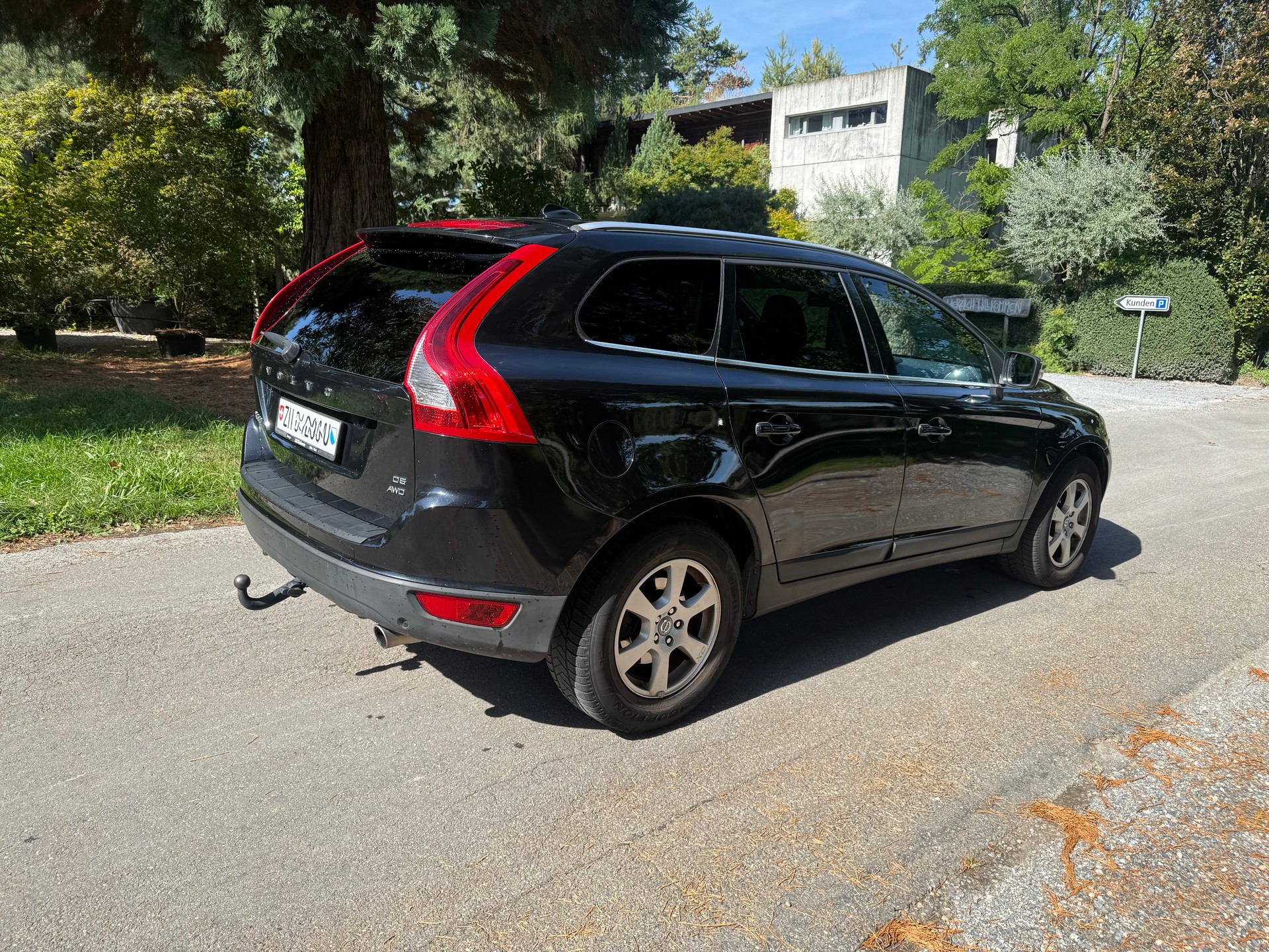 VOLVO XC60 D5 AWD Summum Geartronic-image-4