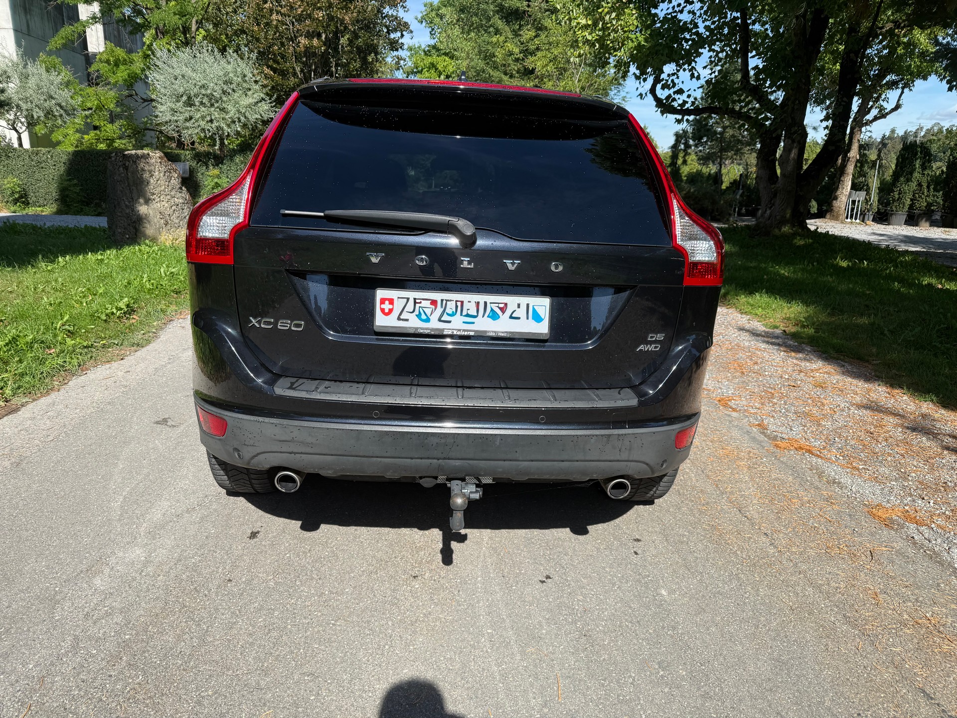 VOLVO XC60 D5 AWD Summum Geartronic-image-3