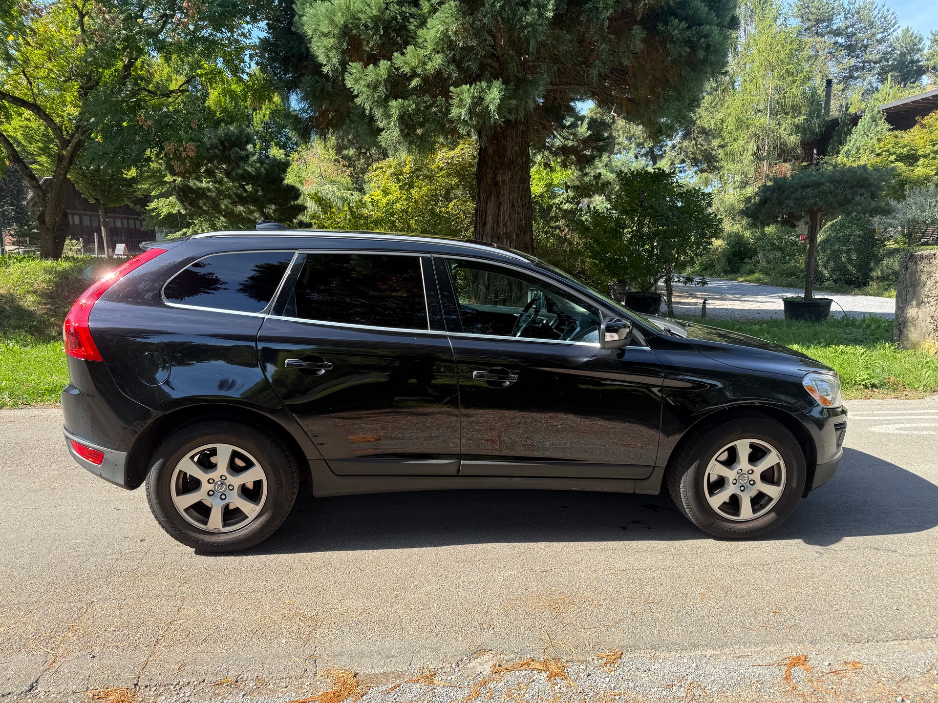 VOLVO XC60 D5 AWD Summum Geartronic-image-5