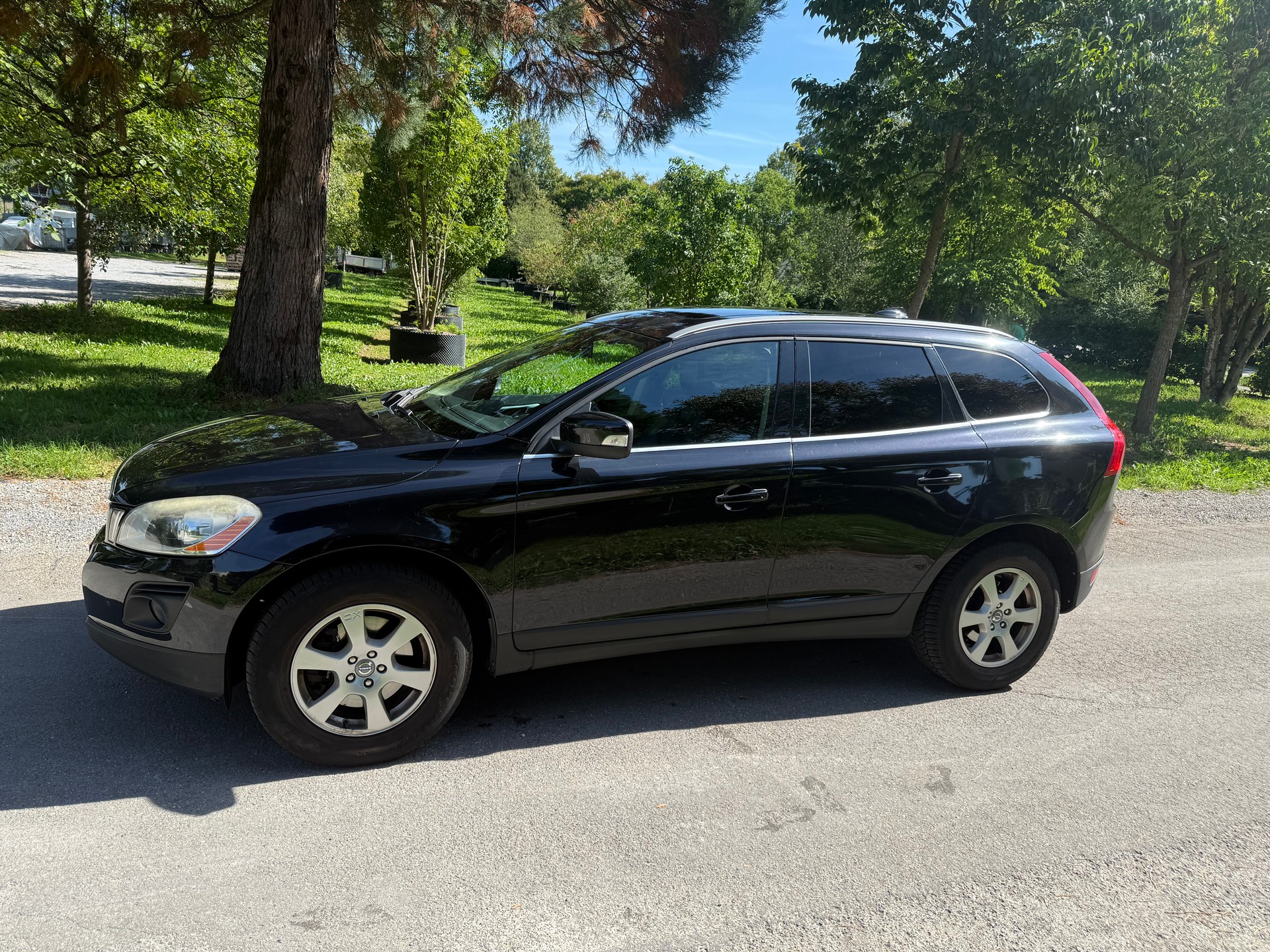 VOLVO XC60 D5 AWD Summum Geartronic-image-1