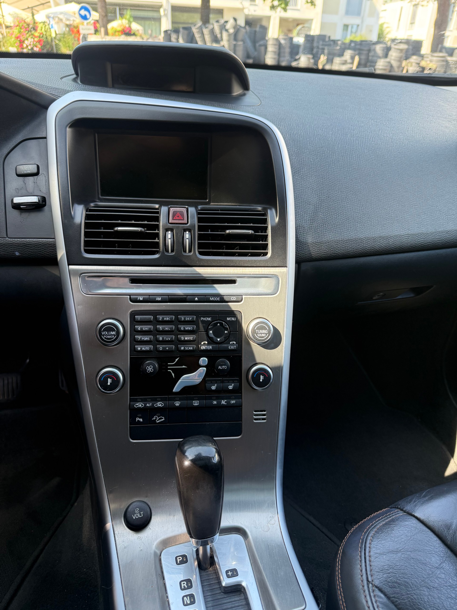 VOLVO XC60 D5 AWD Summum Geartronic-image-10