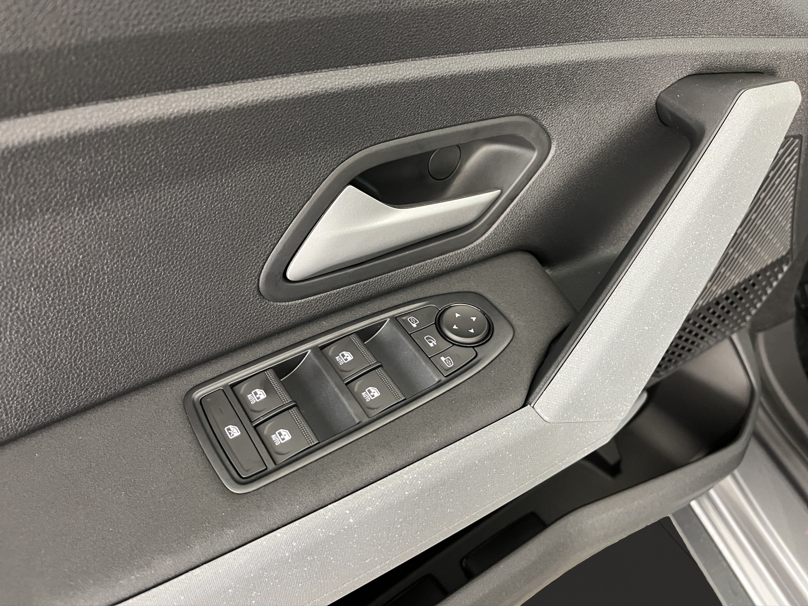 DACIA Bigster 1.2 Hybrid Journey 4WD-image-12
