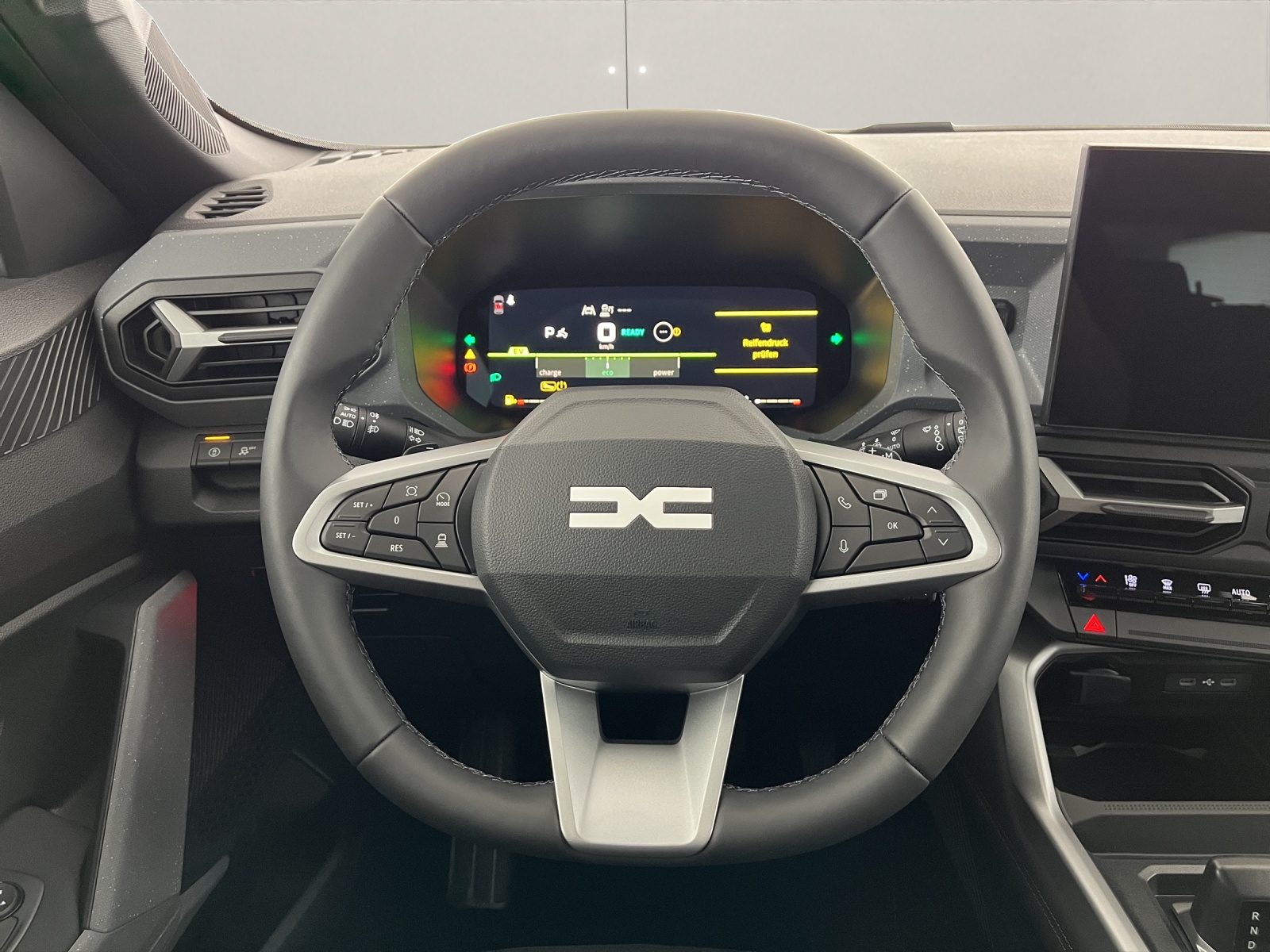 DACIA Bigster 1.2 Hybrid Journey 4WD-image-9