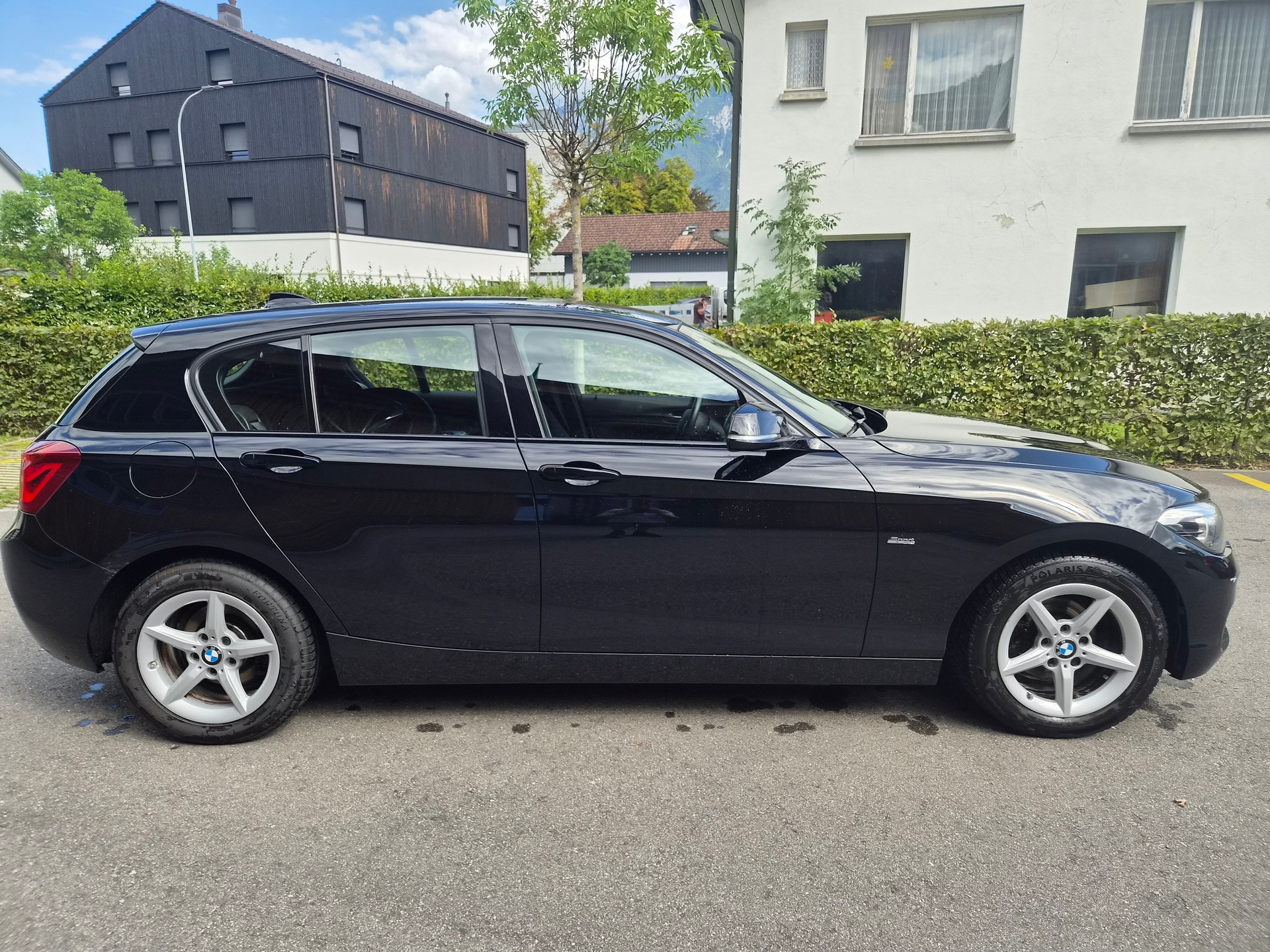 BMW 118i Sport Line-image-5