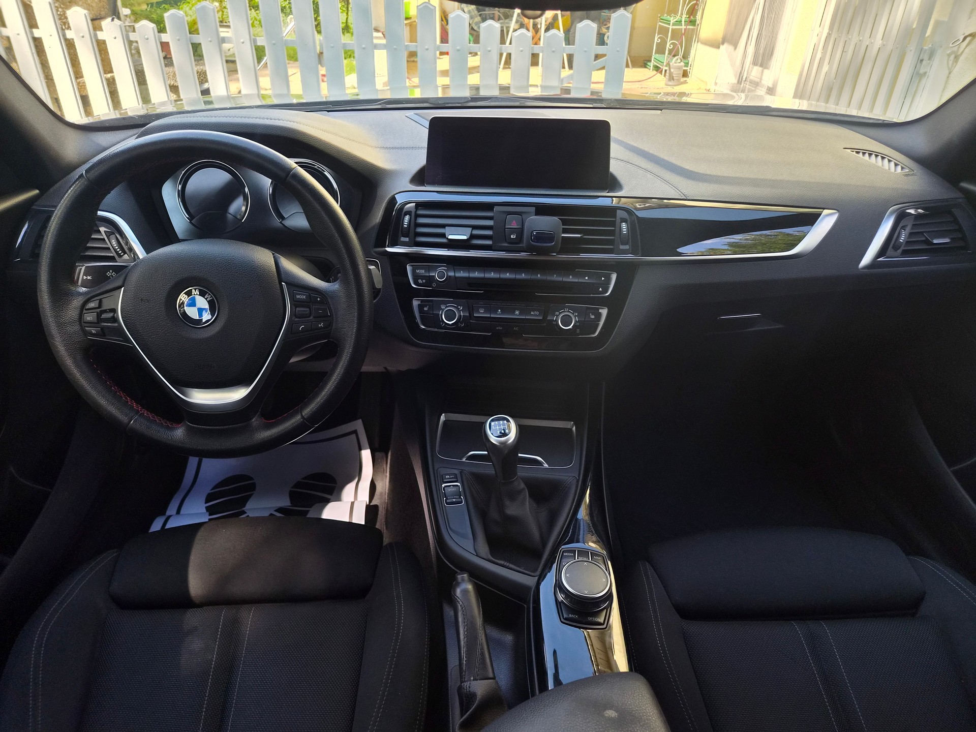 BMW 118i Sport Line-image-9