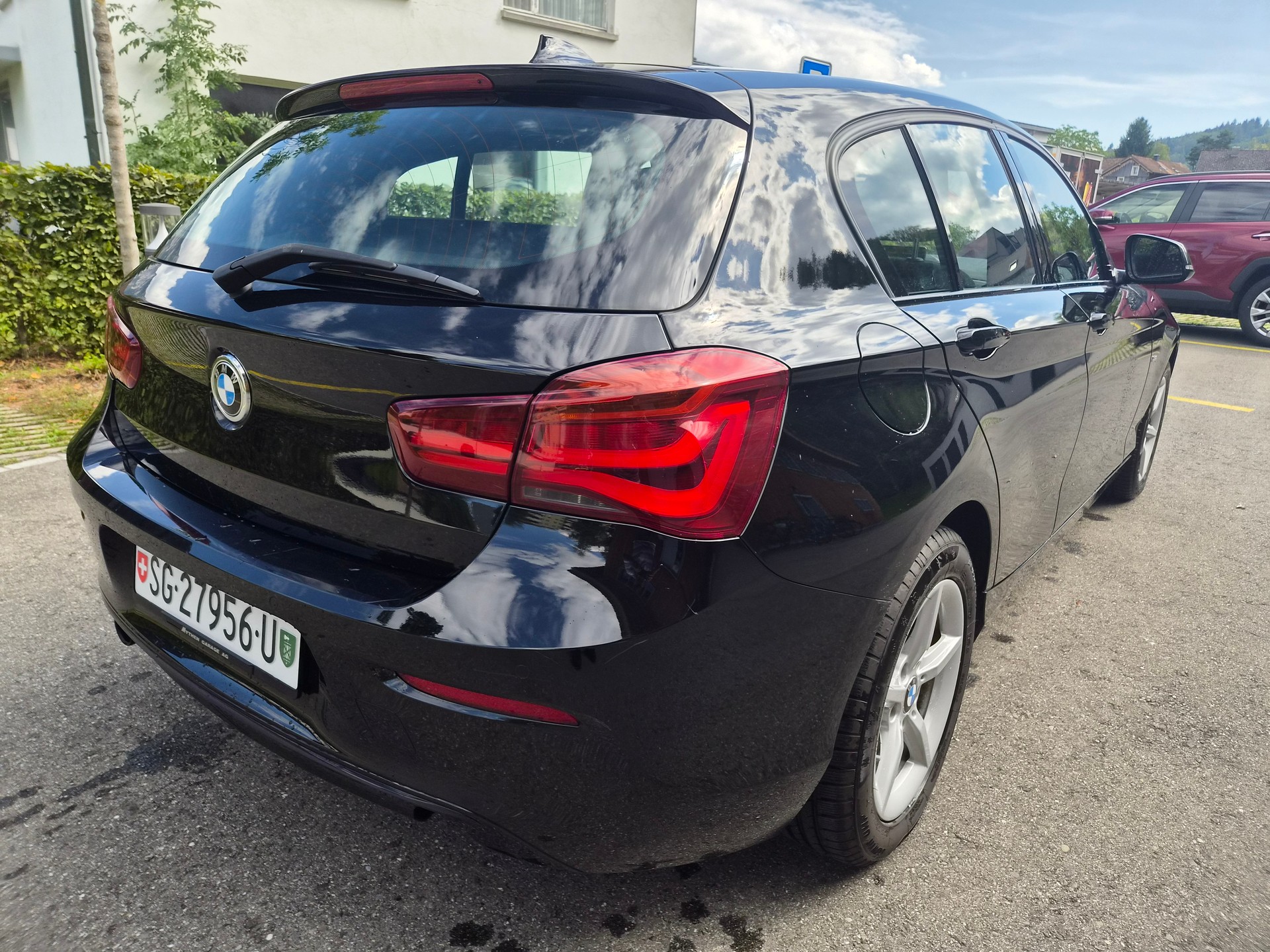 BMW 118i Sport Line-image-6