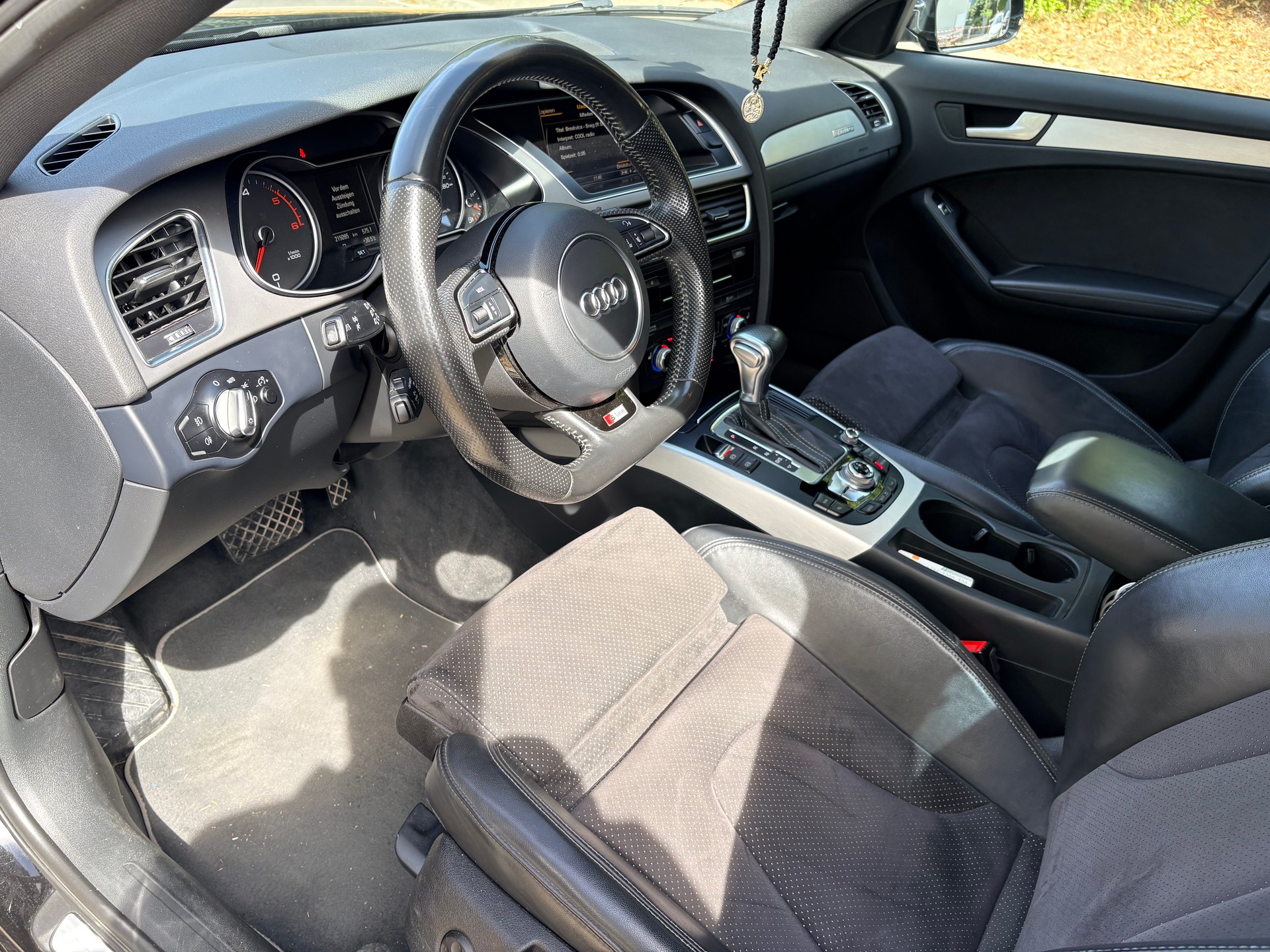 AUDI 2.0 TDI 190 quattro S-Tronic-image-5