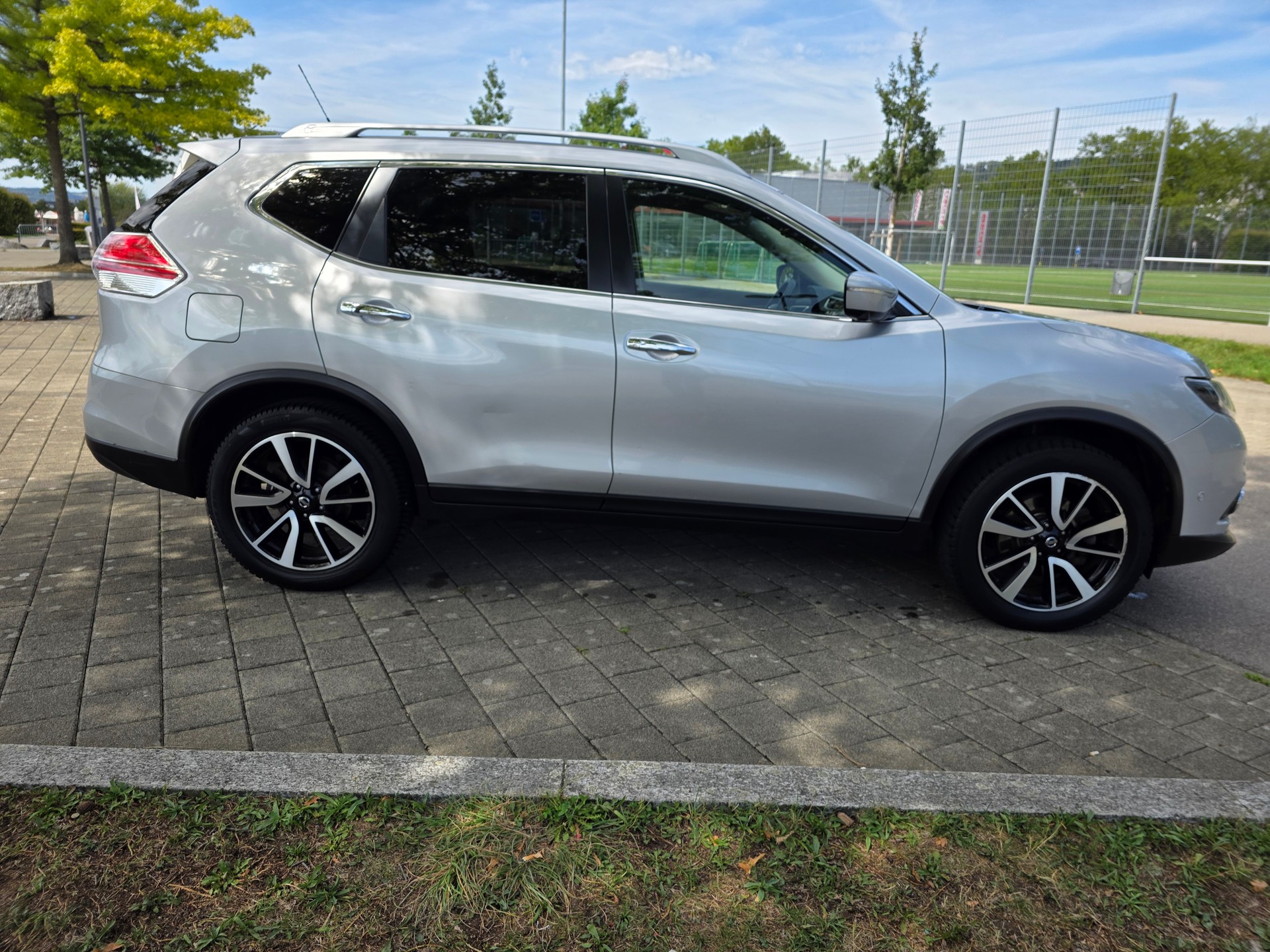 NISSAN X-Trail 1.6 dCi tekna Xtronic CVT-showroom-element-2