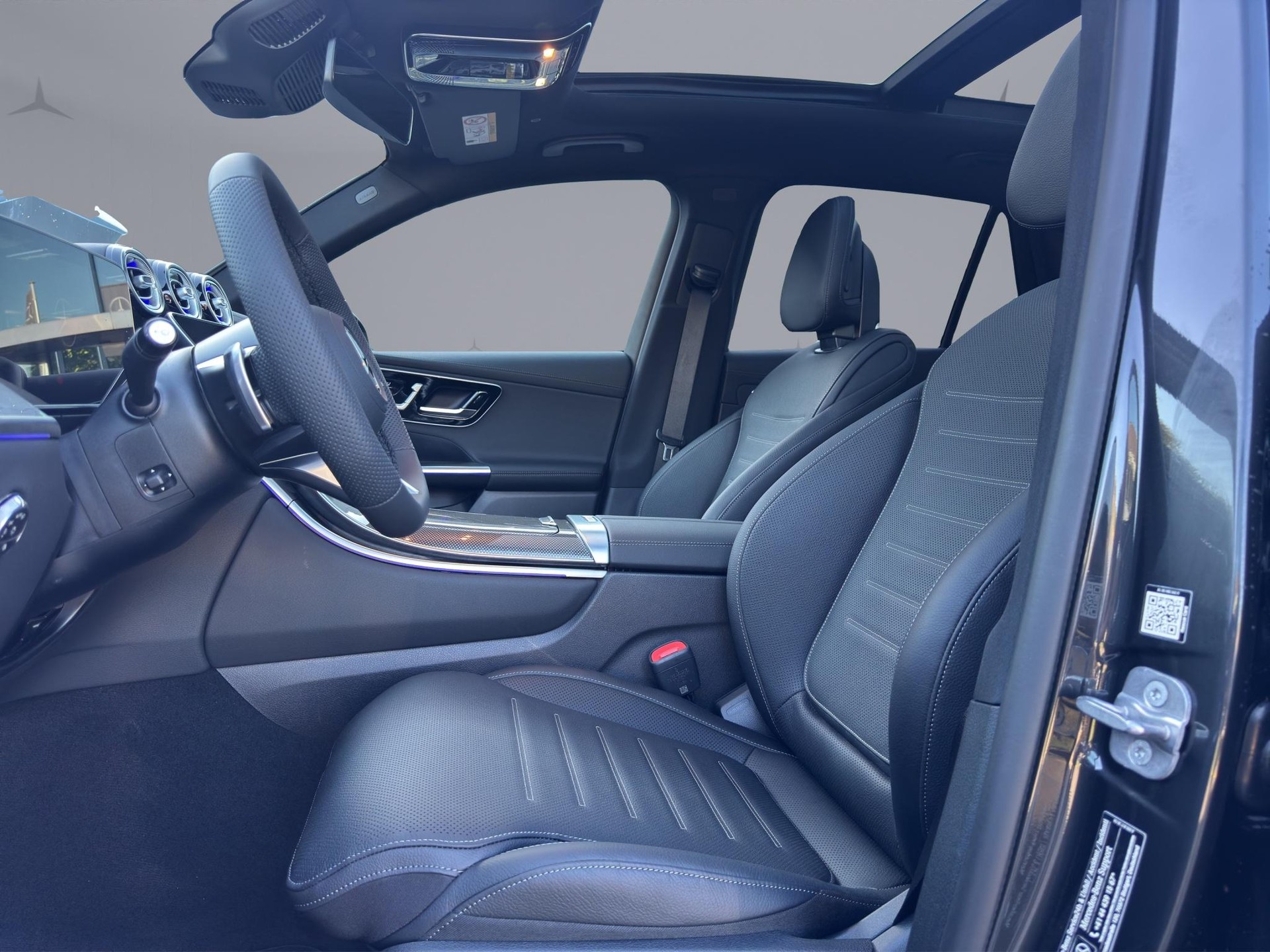 MERCEDES-BENZ GLC-Klasse X254 GLC 400 e EQ Star AMG Line 4matic-image-8