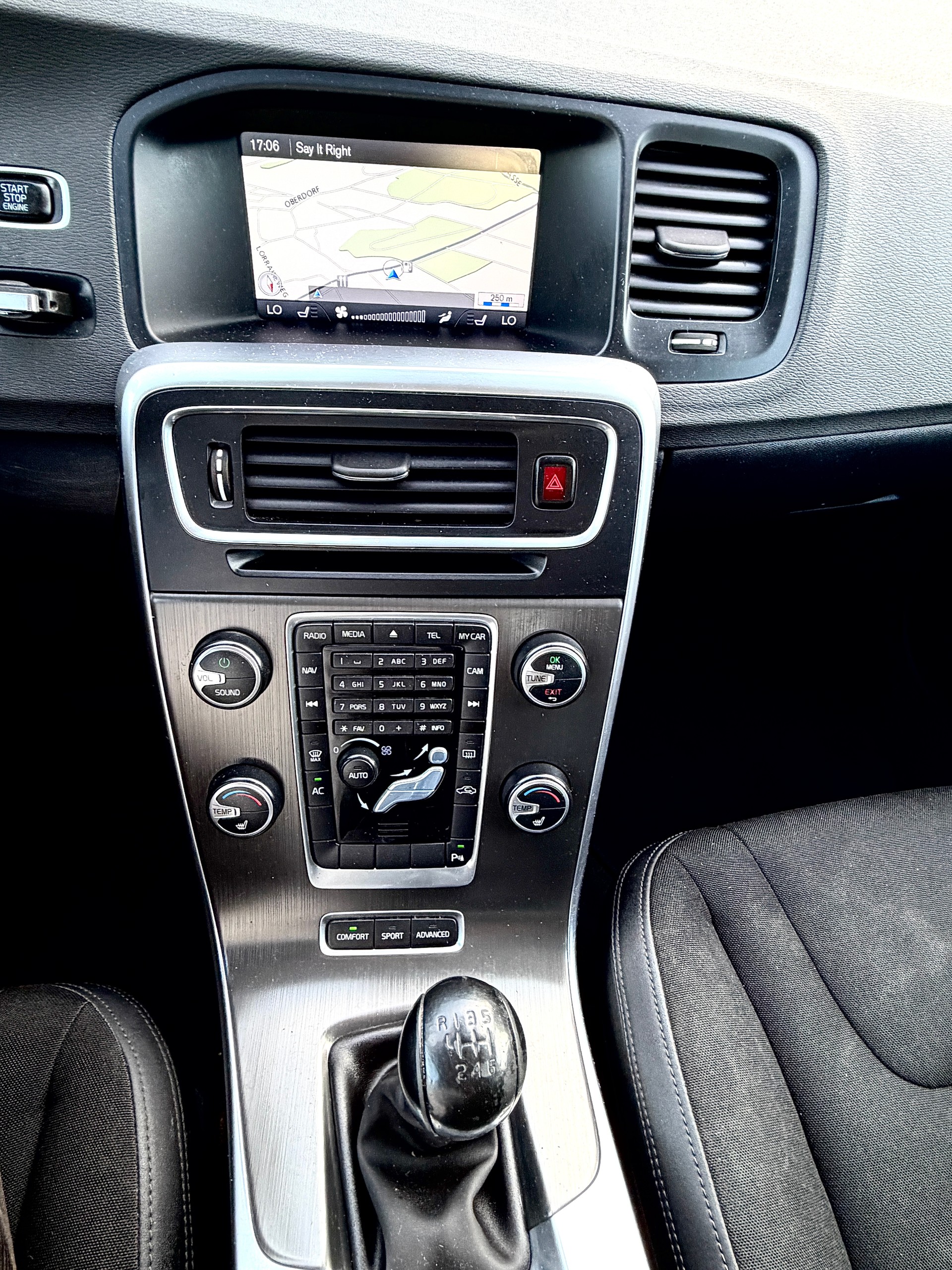 VOLVO V60 T5 Summum-image-11