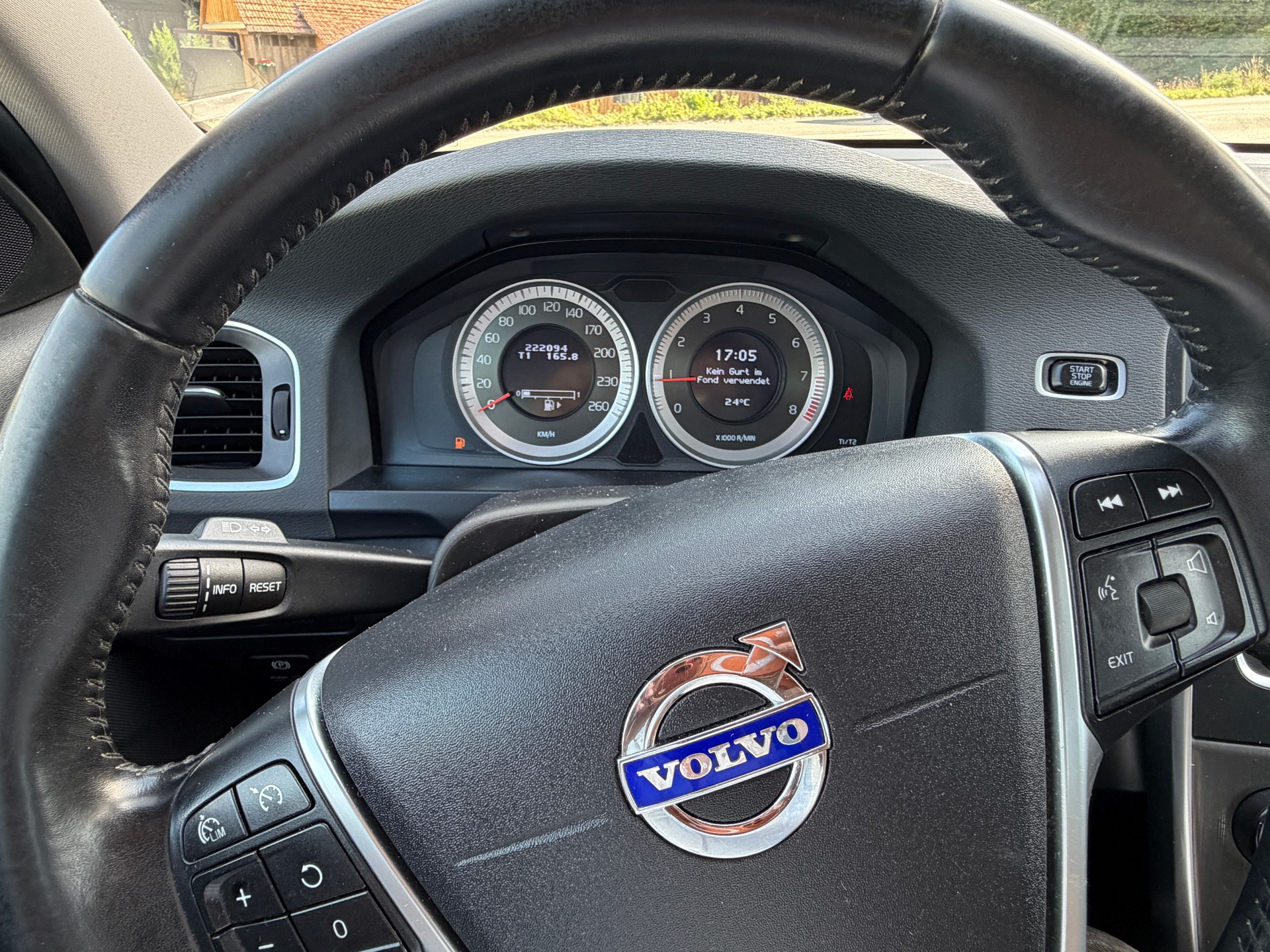 VOLVO V60 T5 Summum-image-12