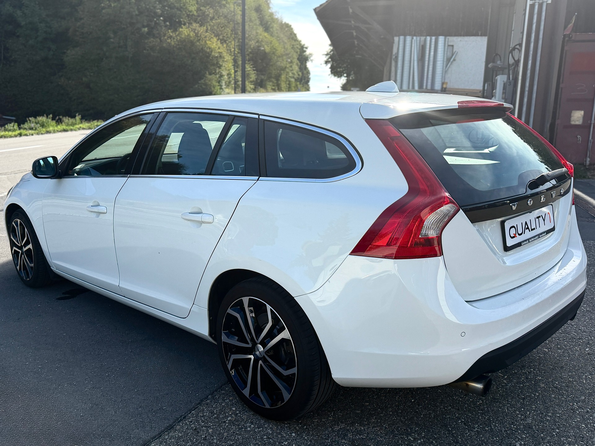 VOLVO V60 T5 Summum-image-4