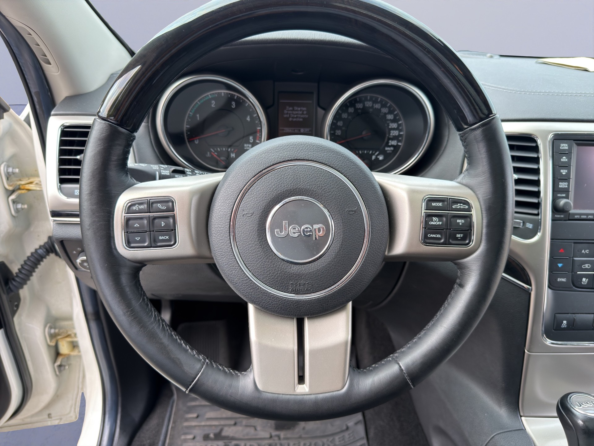 JEEP Grand Cherokee 3.0 CRD Overland Automatic-image-16