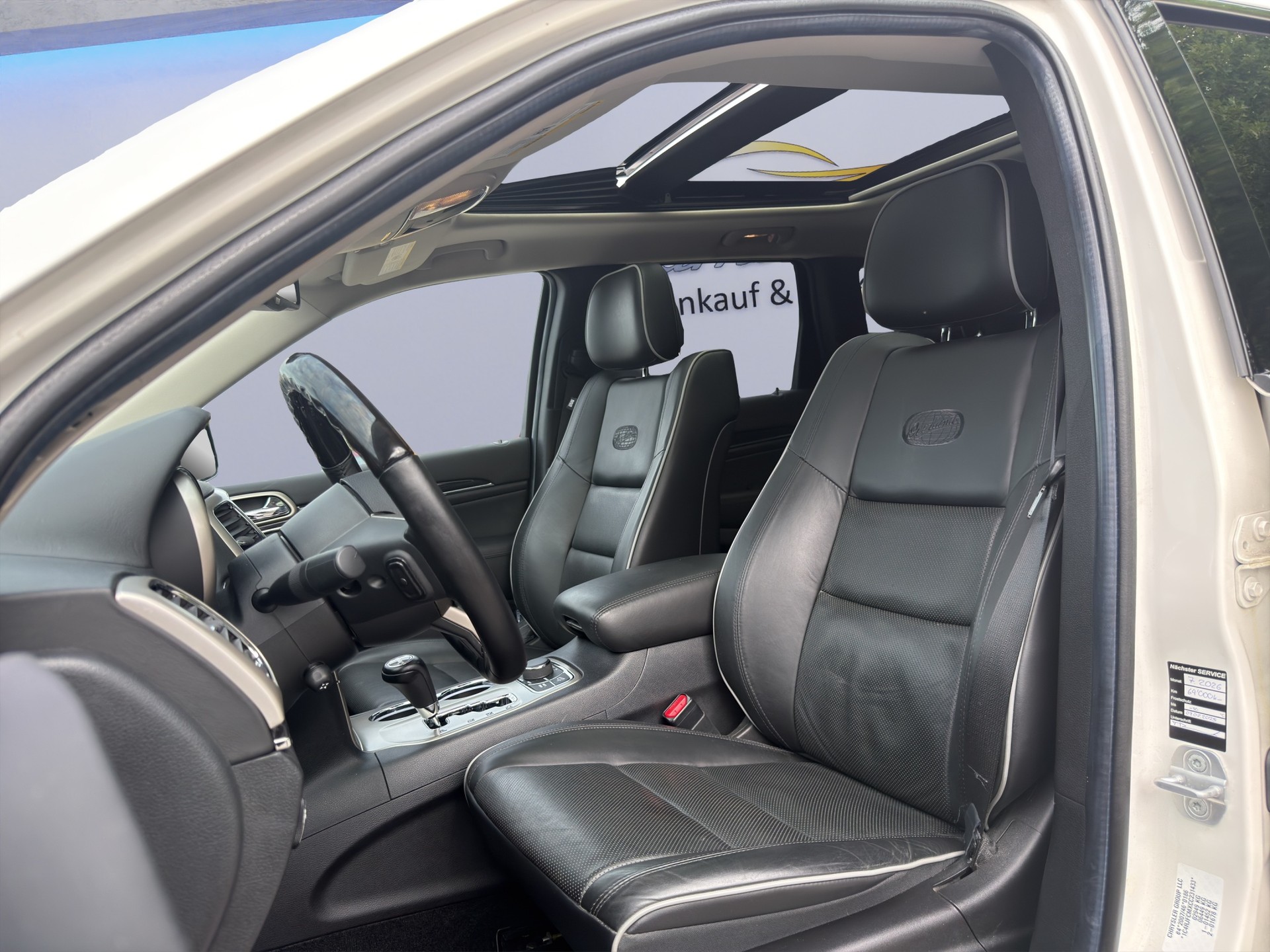 JEEP Grand Cherokee 3.0 CRD Overland Automatic-image-15