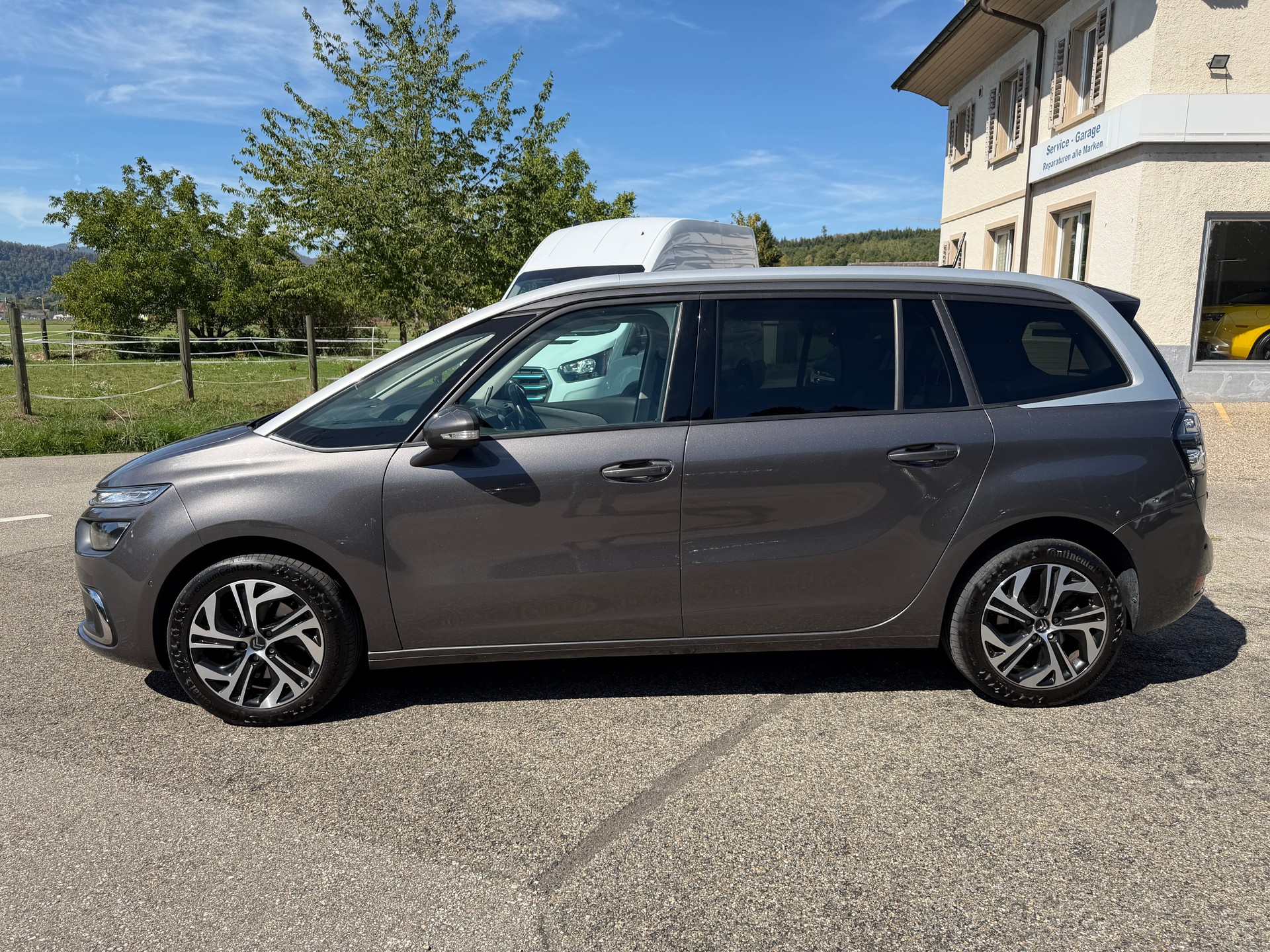 CITROEN Grand C4 Spacetourer 2.0 BlueHDi Shine EAT8-image-1