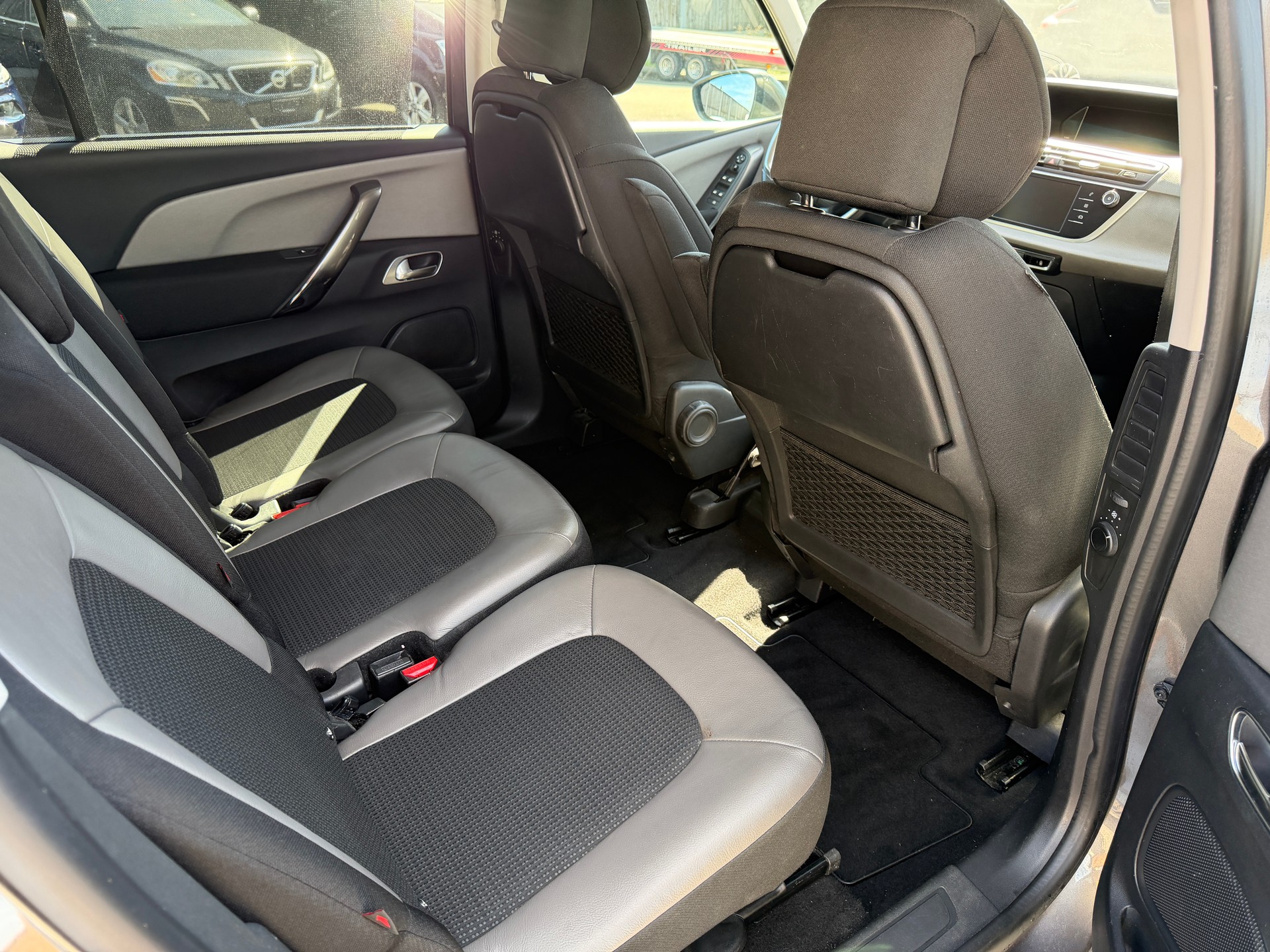 CITROEN Grand C4 Spacetourer 2.0 BlueHDi Shine EAT8-image-12