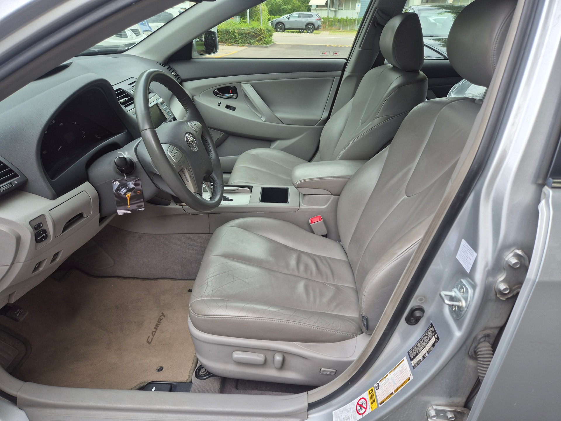 TOYOTA CAMRY-image-10