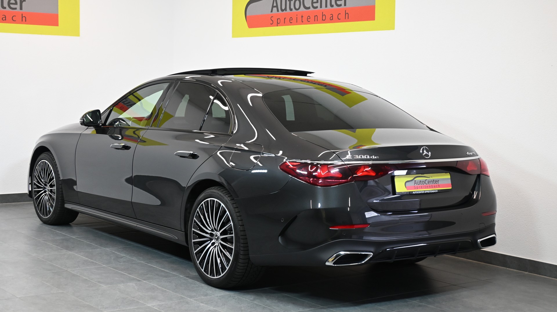 MERCEDES-BENZ E 300 de 4Matic EQ Hybrid 9G-Tronic AMG LINE-image-14