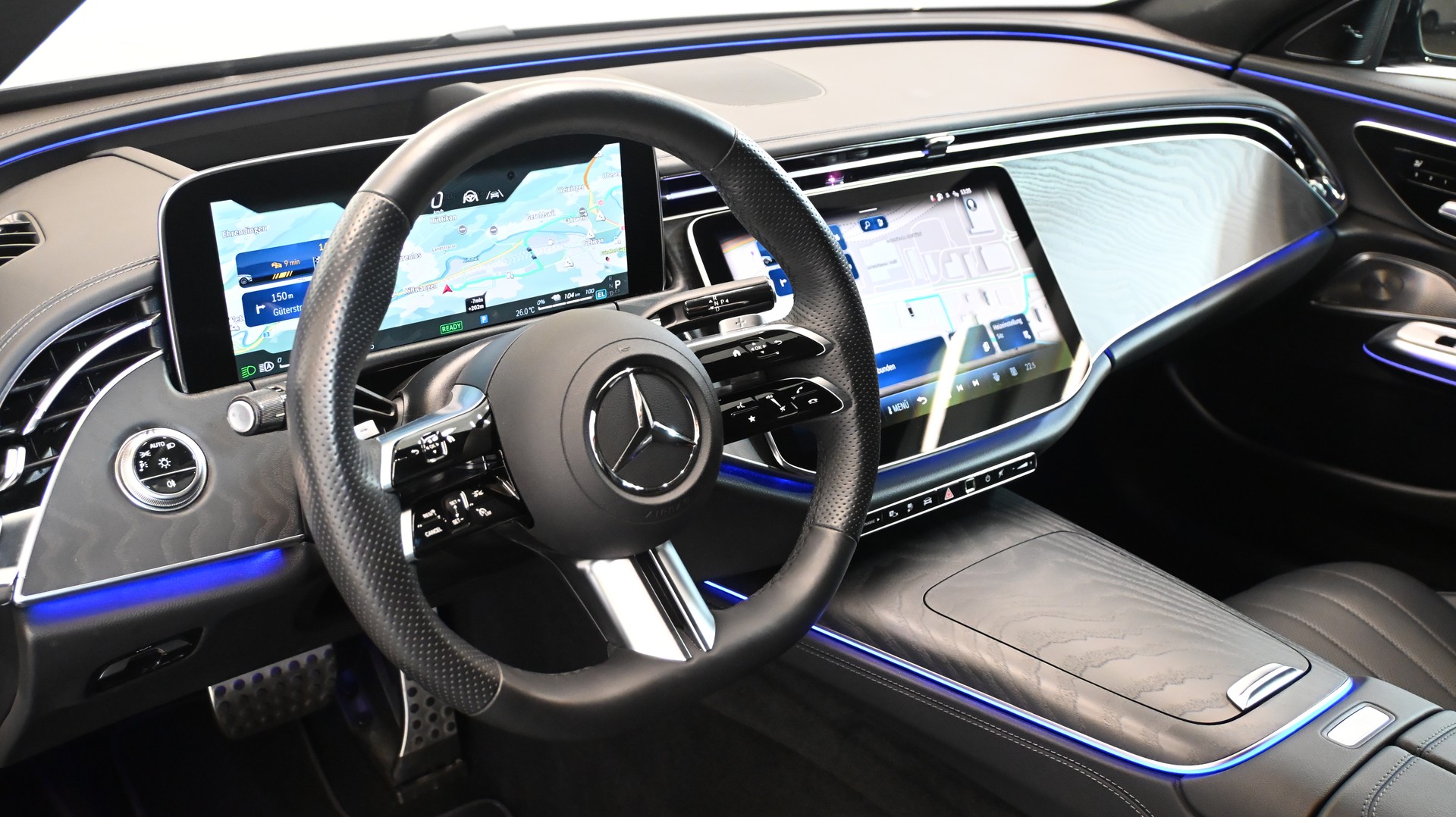 MERCEDES-BENZ E 300 de 4Matic EQ Hybrid 9G-Tronic AMG LINE-image-2