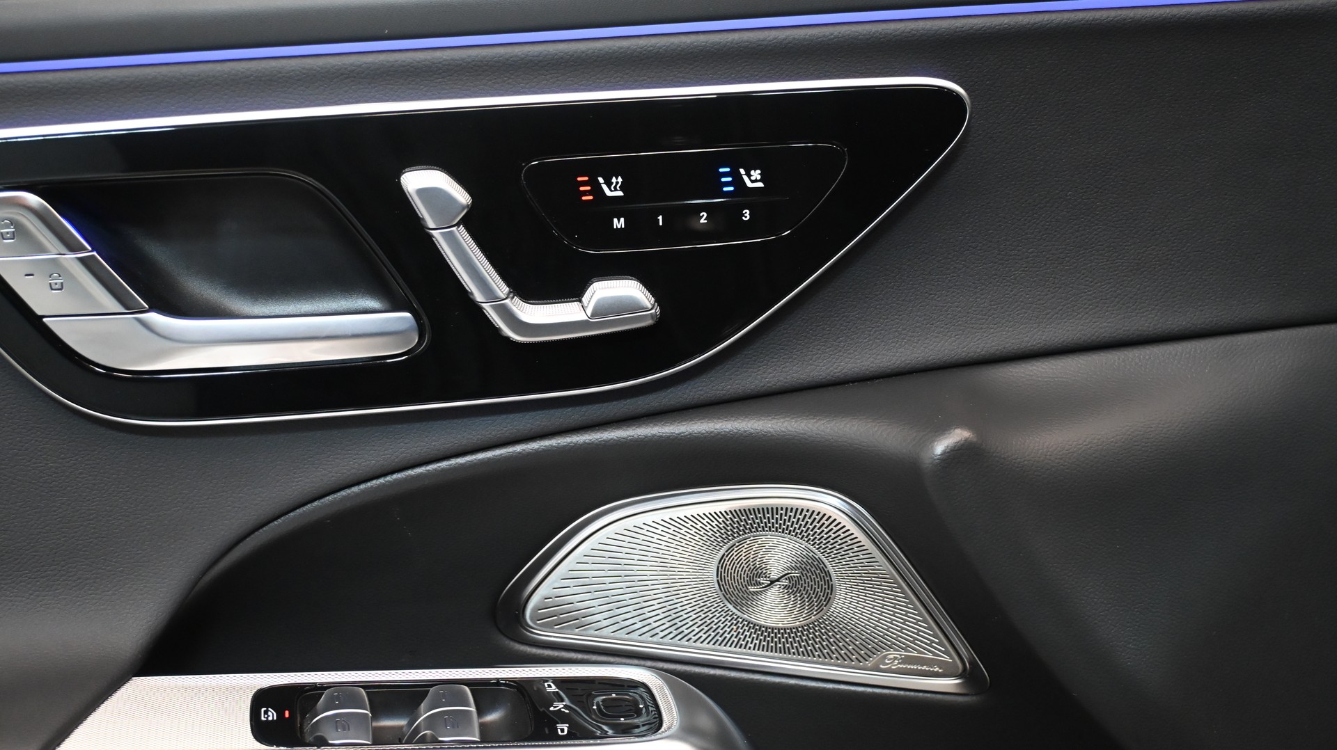 MERCEDES-BENZ E 300 de 4Matic EQ Hybrid 9G-Tronic AMG LINE-image-6