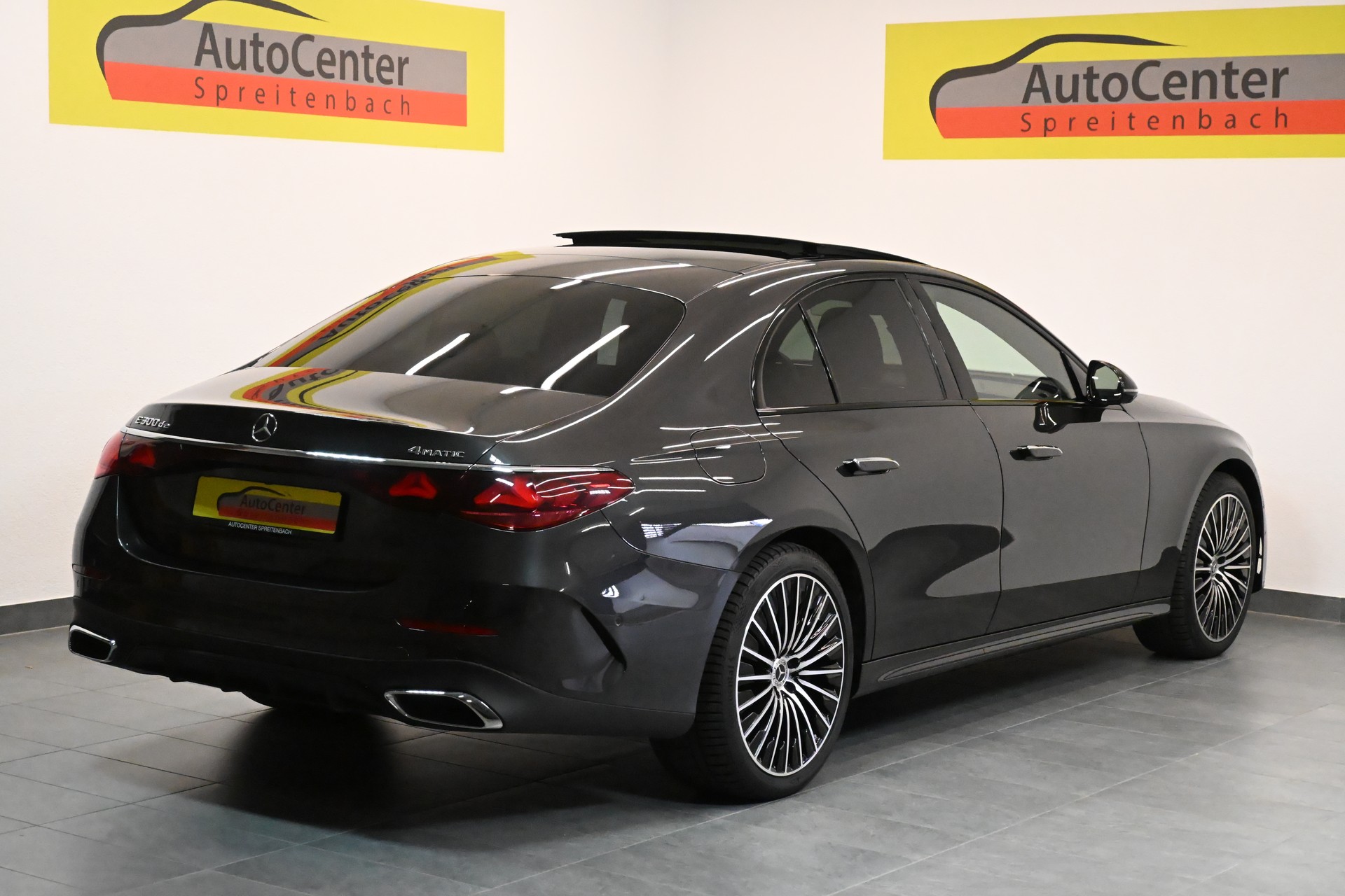 MERCEDES-BENZ E 300 de 4Matic EQ Hybrid 9G-Tronic AMG LINE-image-12