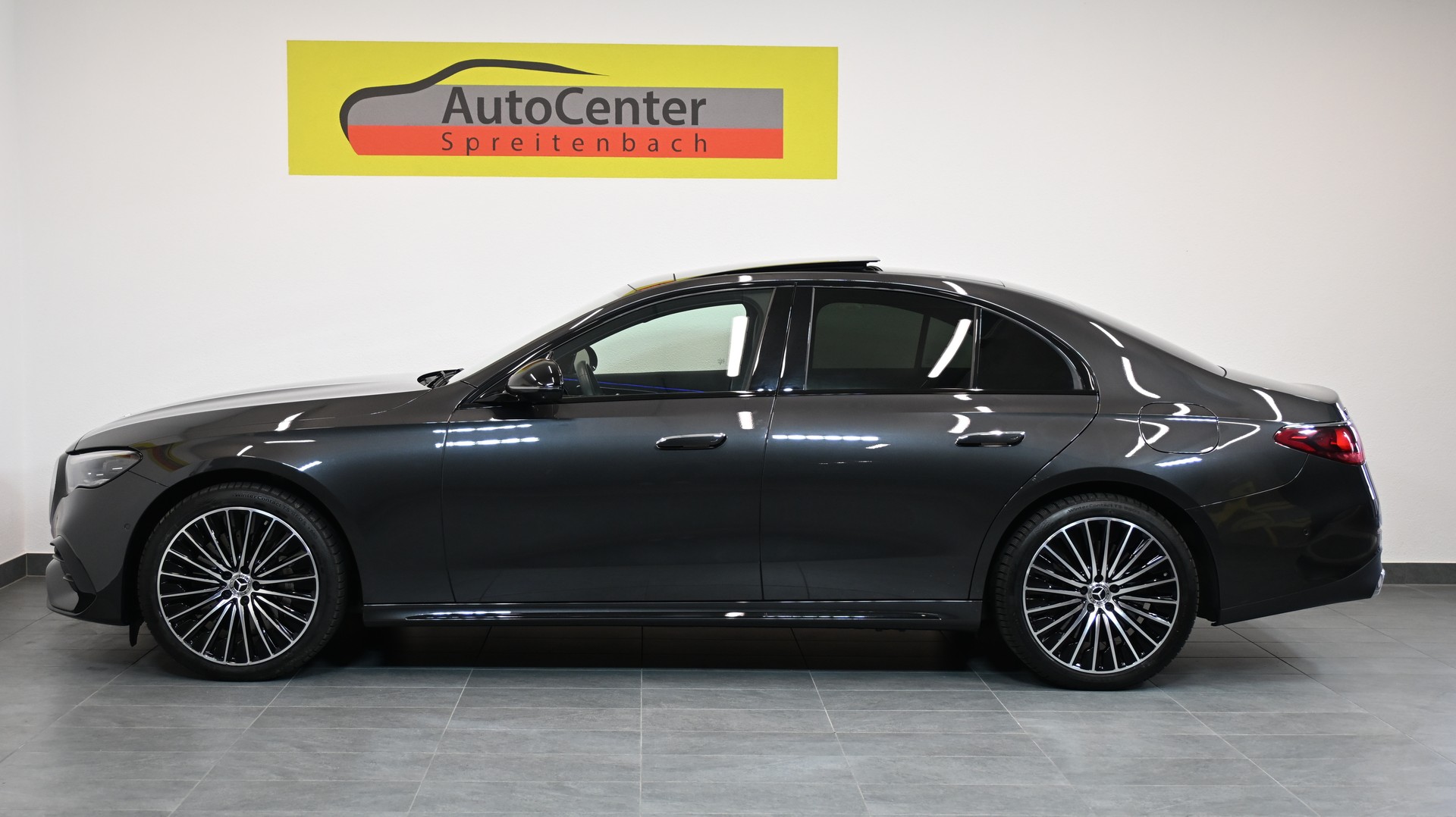 MERCEDES-BENZ E 300 de 4Matic EQ Hybrid 9G-Tronic AMG LINE-image-13