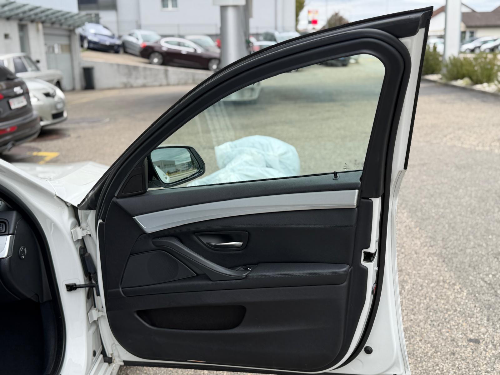 BMW 520d xDrive Steptronic-image-8
