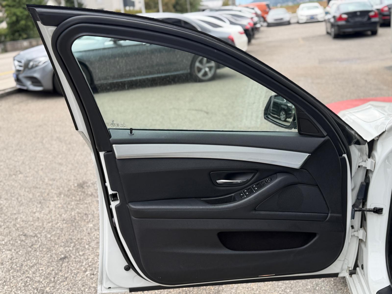 BMW 520d xDrive Steptronic-image-5
