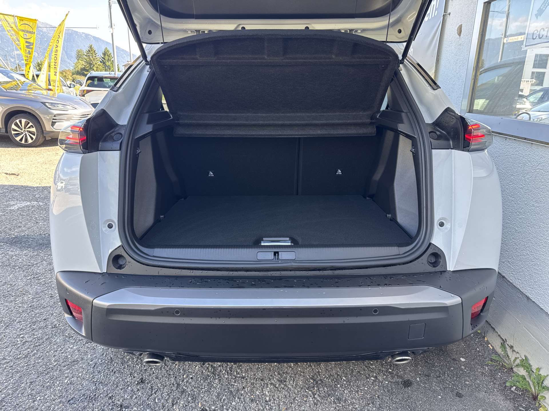 PEUGEOT 2008 1.2 145 MHEV Allure Automat-image-8
