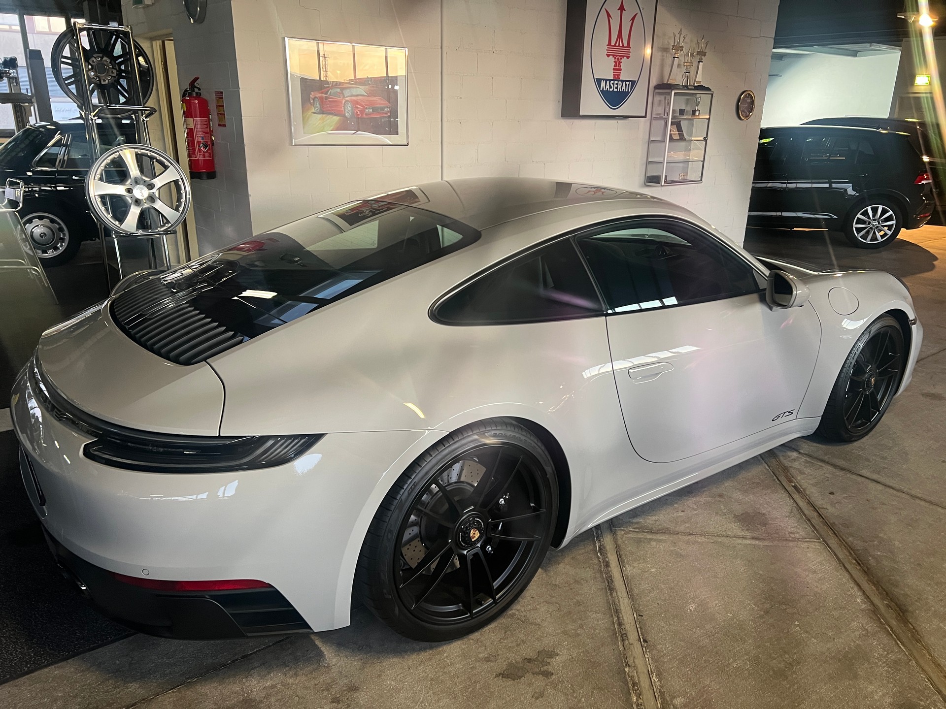 PORSCHE 911 Carrera GTS PDK KREIDE wie NEU-image-7