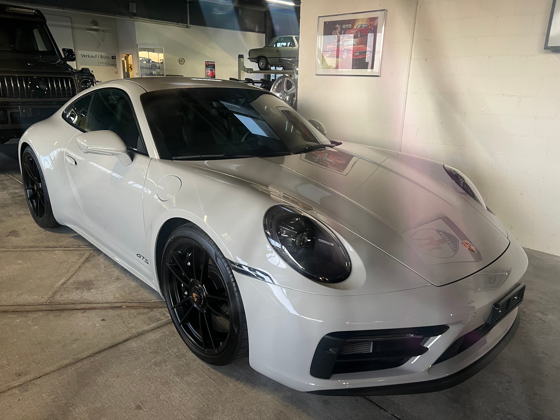PORSCHE 911 Carrera GTS PDK KREIDE wie NEU-image-2