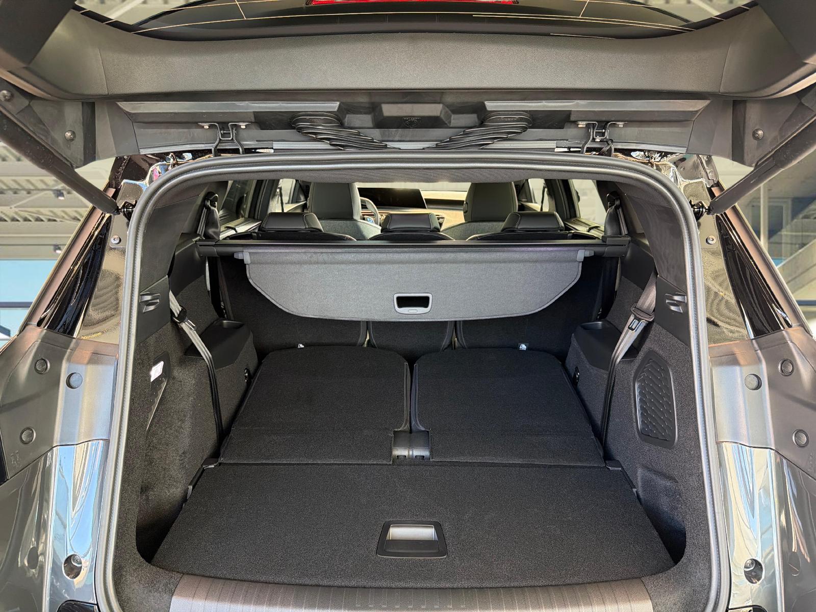 PEUGEOT 5008 long range e-GT Exclusive-image-11