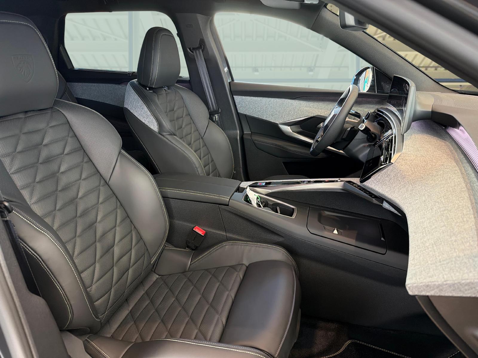 PEUGEOT 5008 long range e-GT Exclusive-image-9