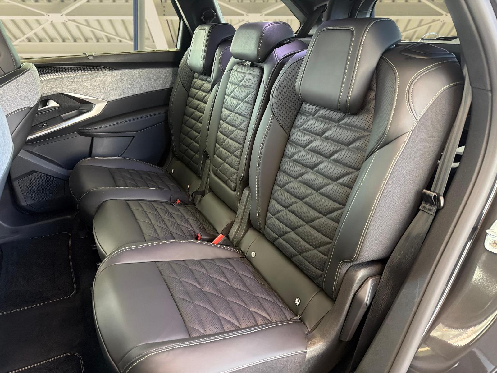 PEUGEOT 5008 long range e-GT Exclusive-image-10